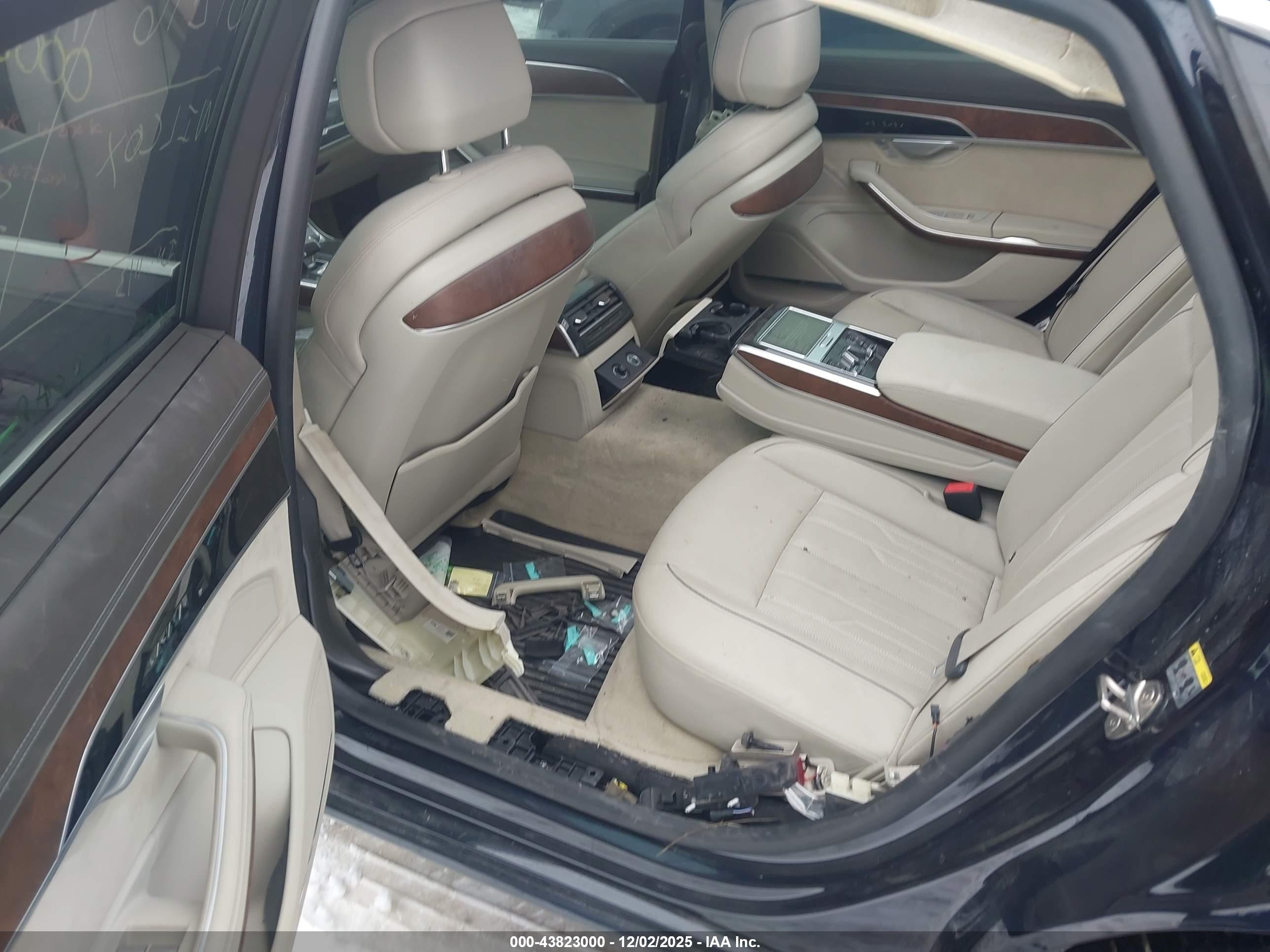 AUDI A8 image 8