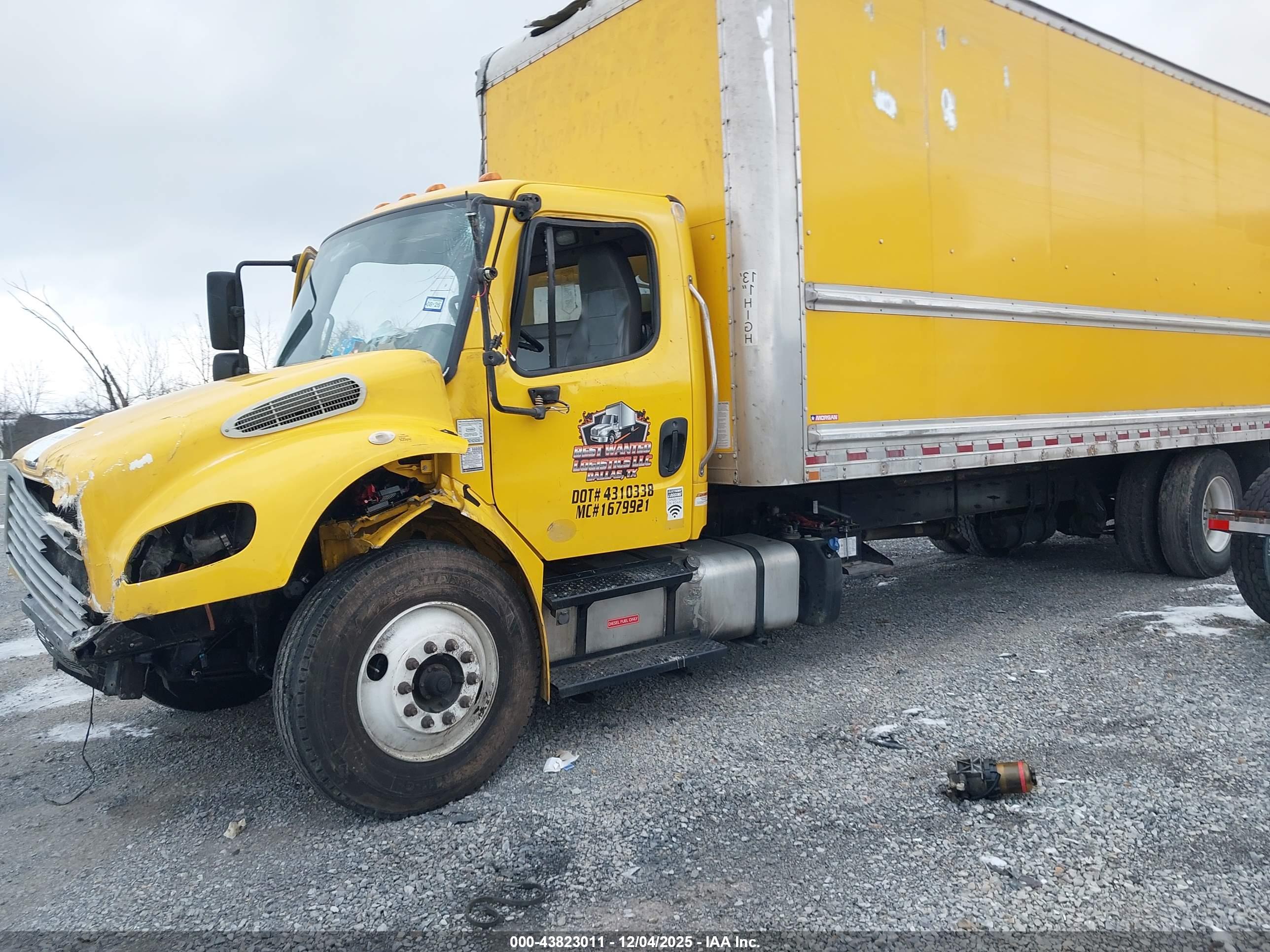 FREIGHTLINER M2 image 2