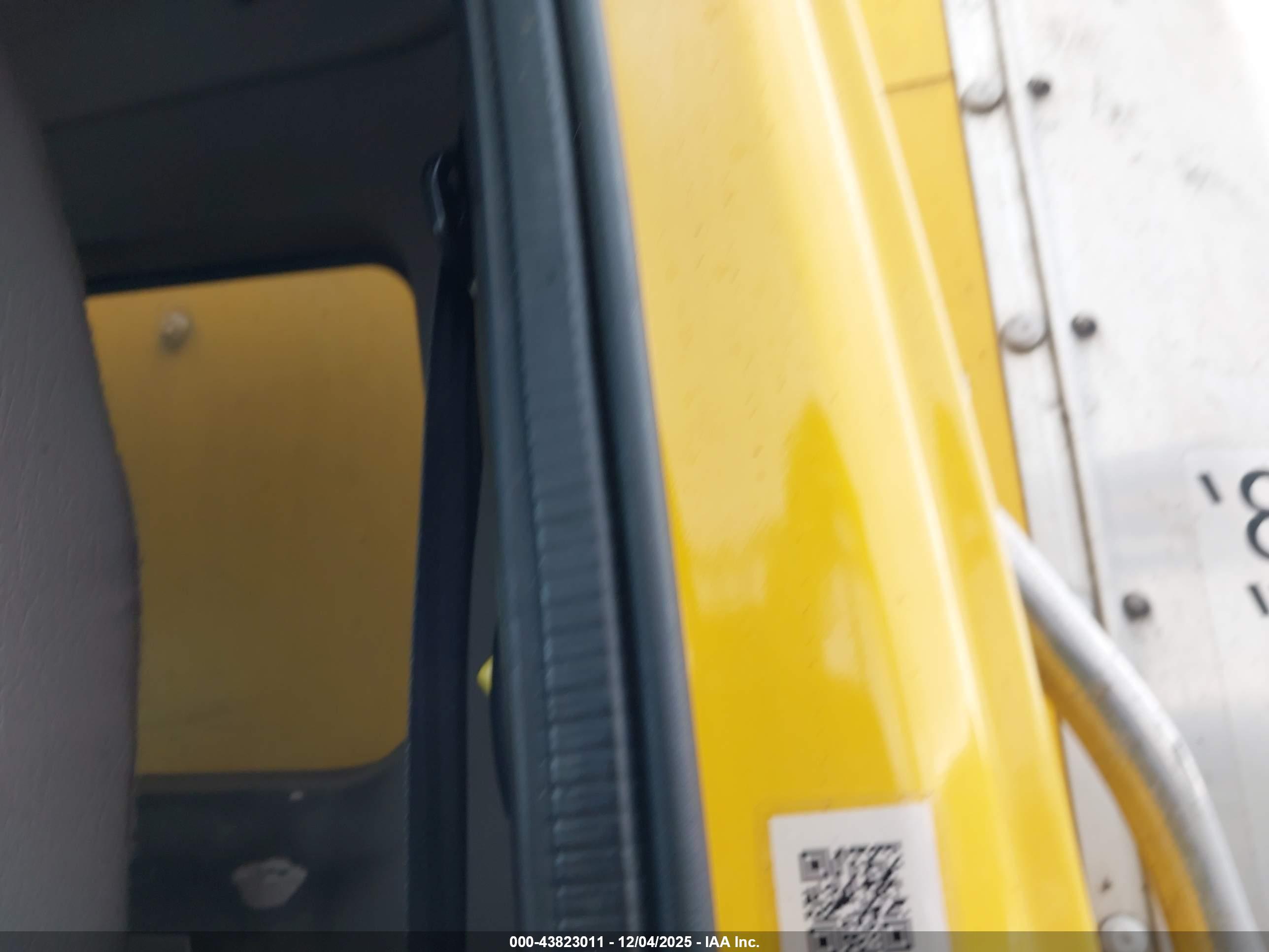 FREIGHTLINER M2 image 7
