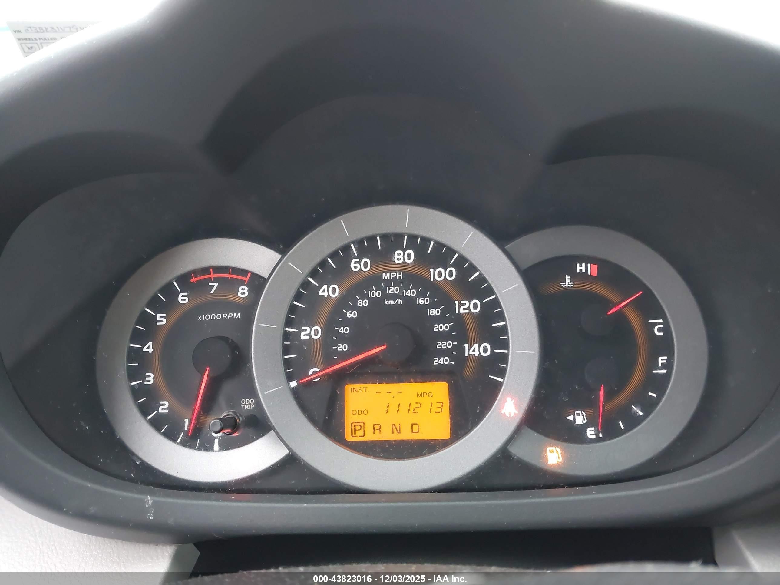 TOYOTA RAV4 image 7
