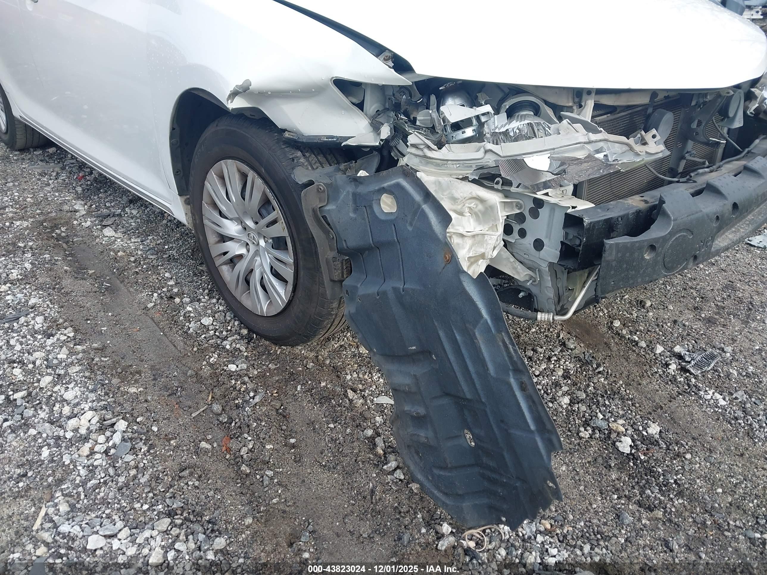 TOYOTA CAMRY image 6