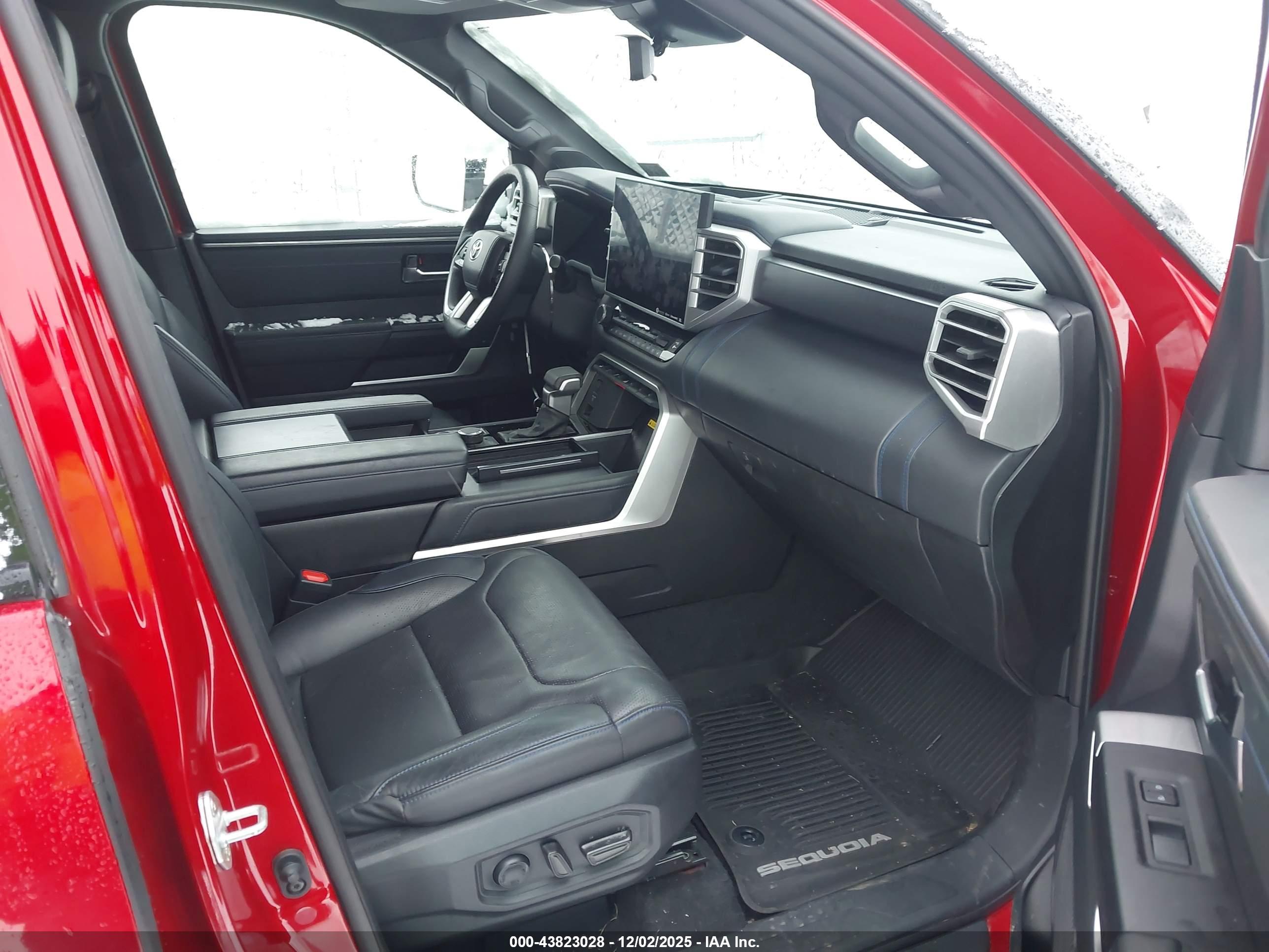 TOYOTA SEQUOIA image 5
