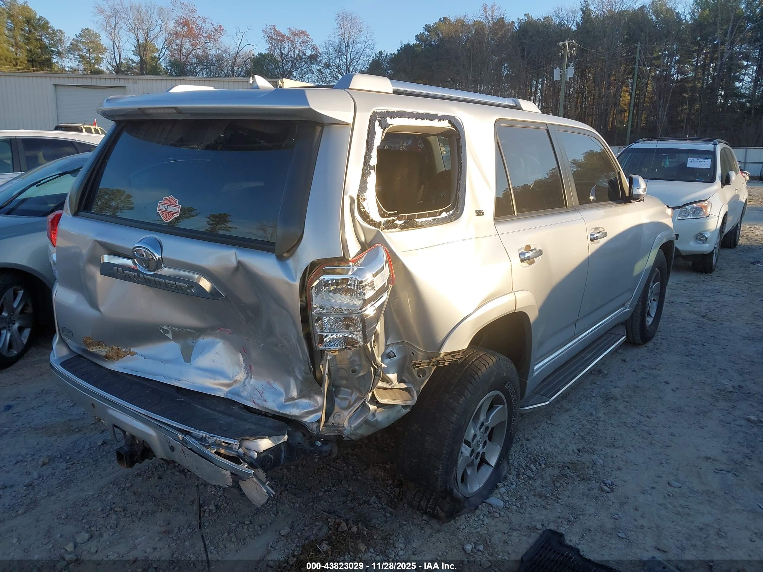 TOYOTA 4RUNNER image 4