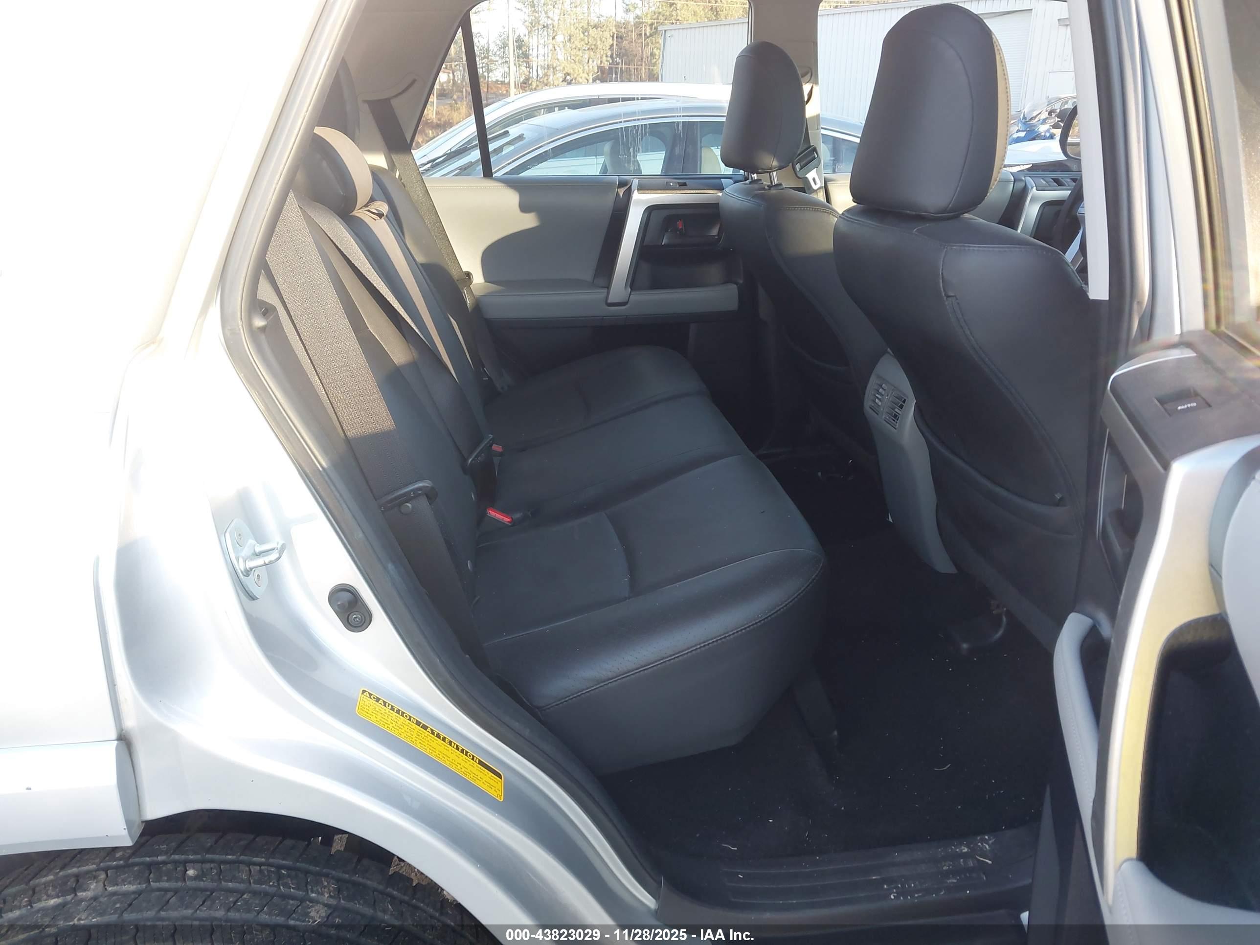 TOYOTA 4RUNNER image 8