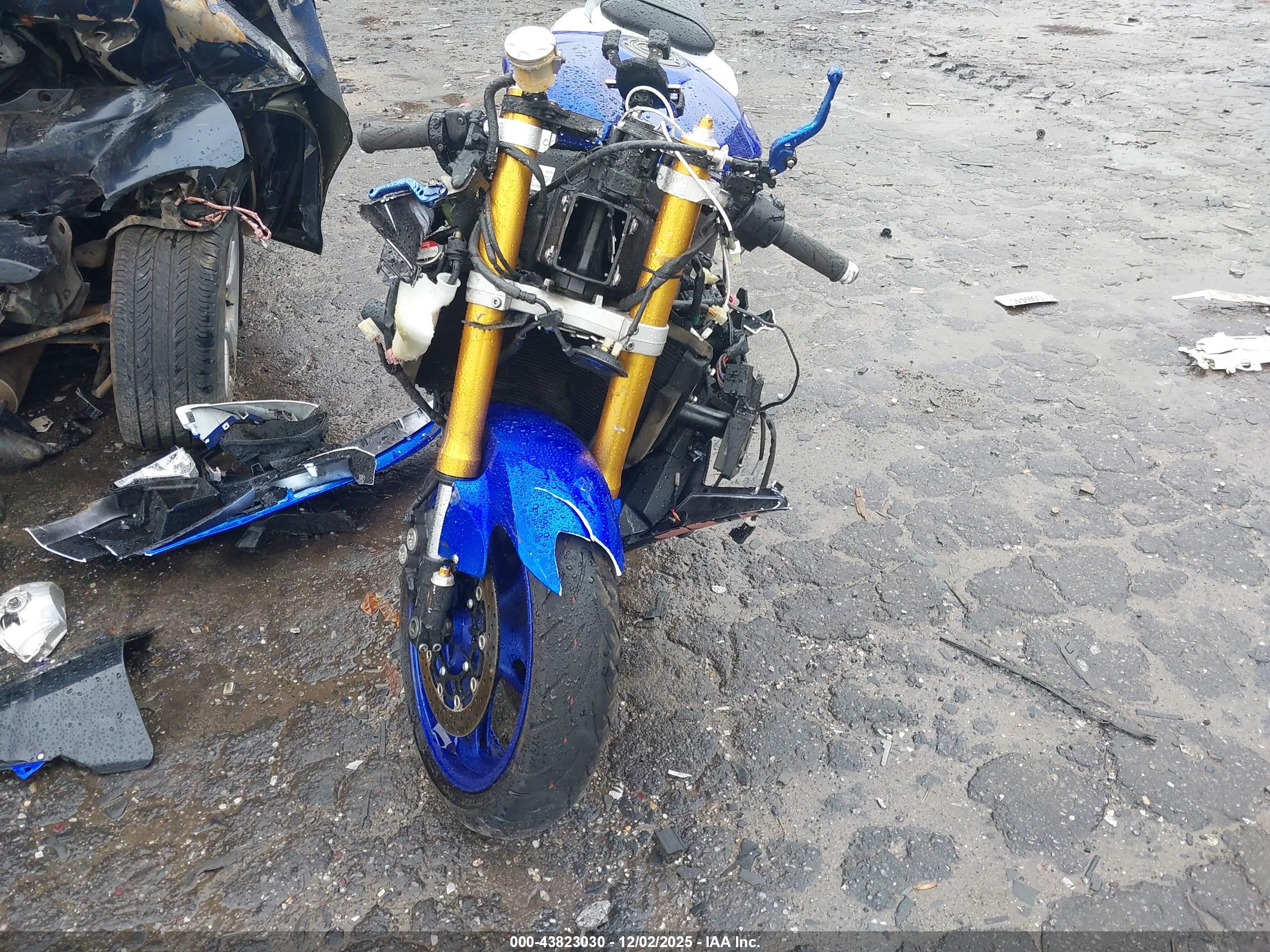 YAMAHA YZFR6 image 5