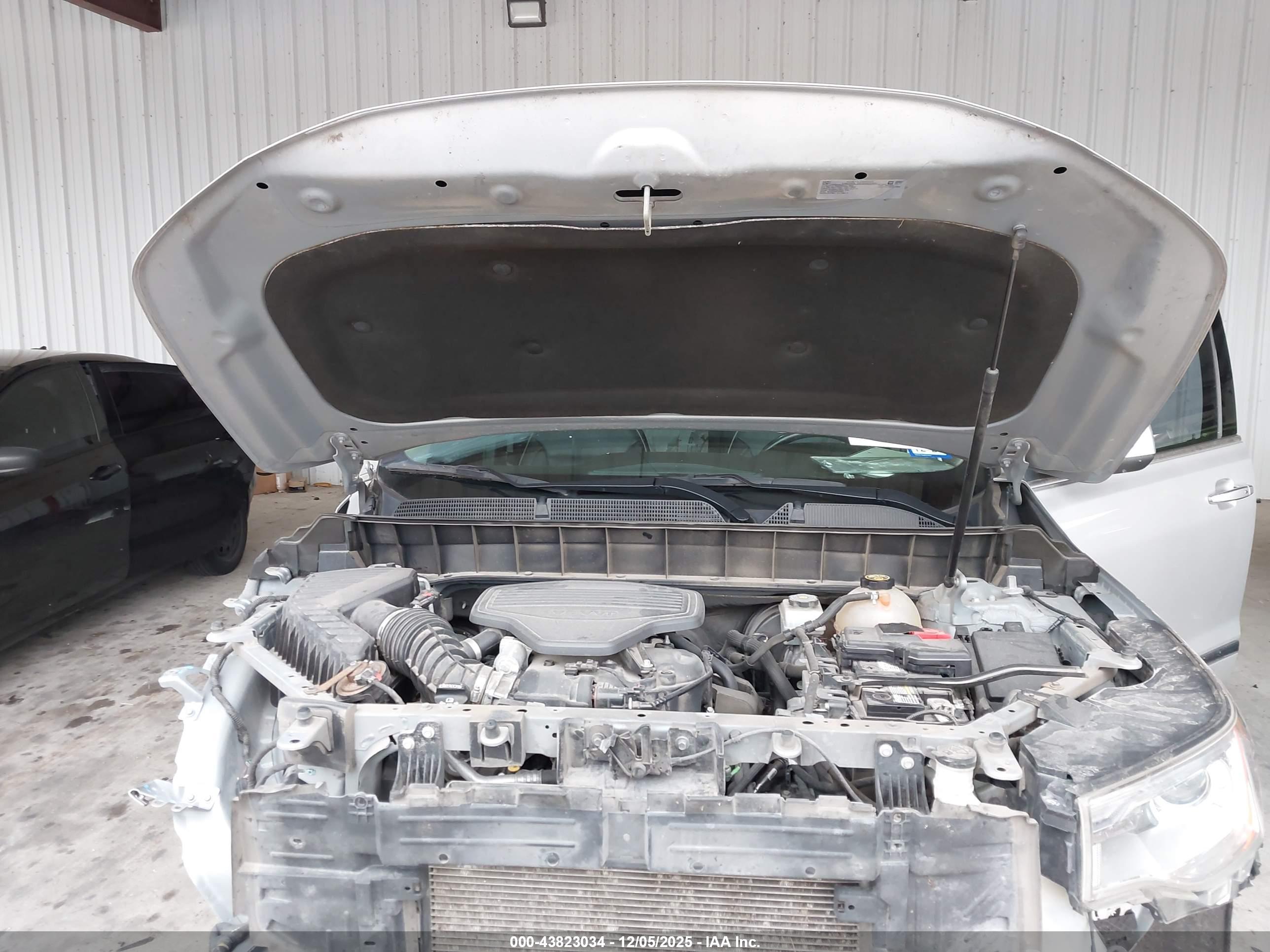 GMC ACADIA image 10