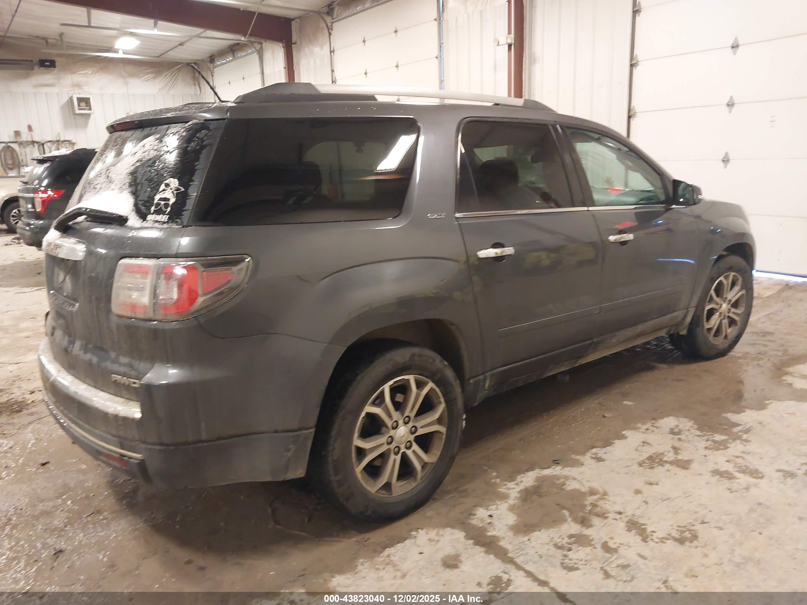 GMC ACADIA image 4