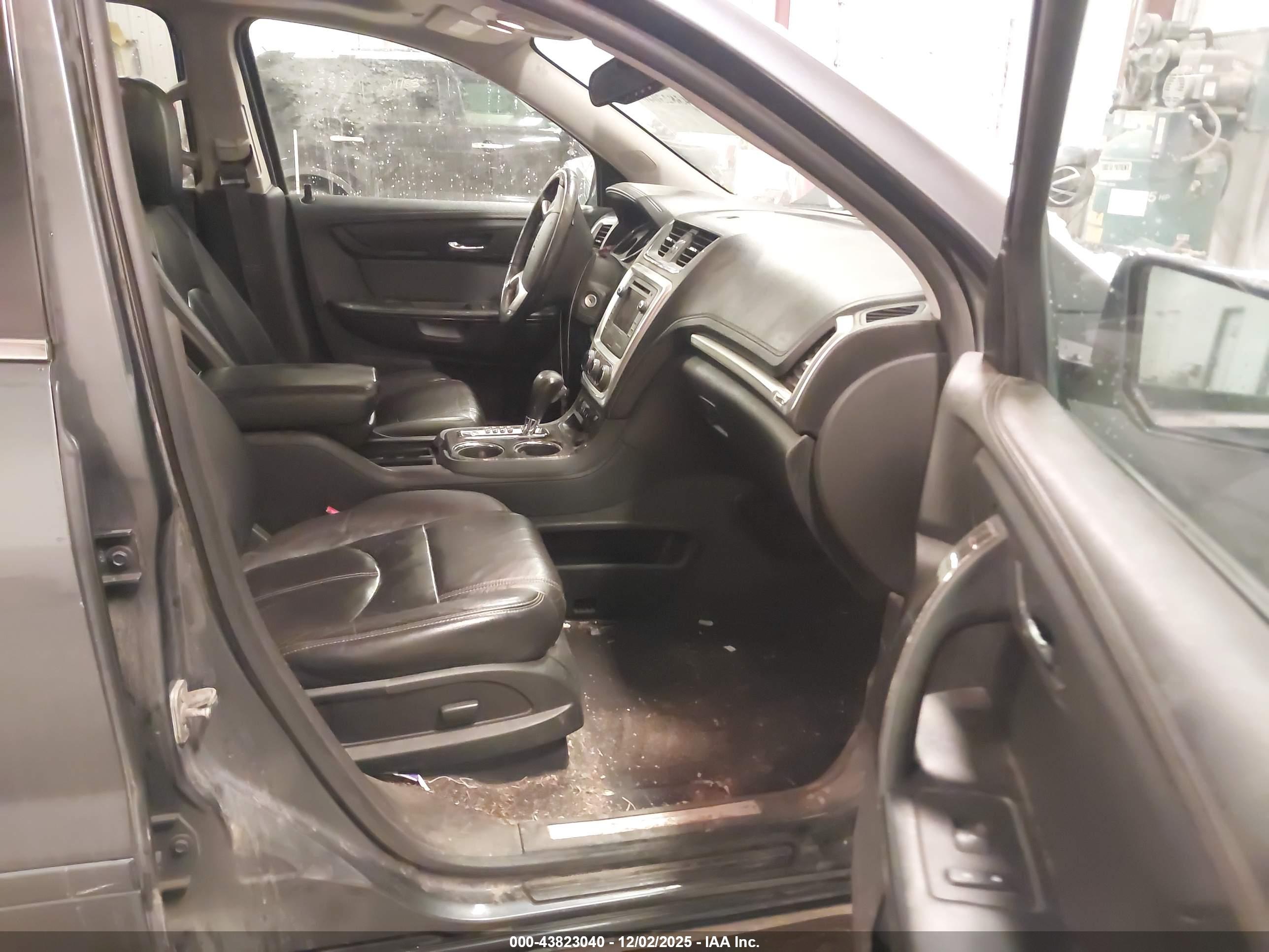 GMC ACADIA image 5