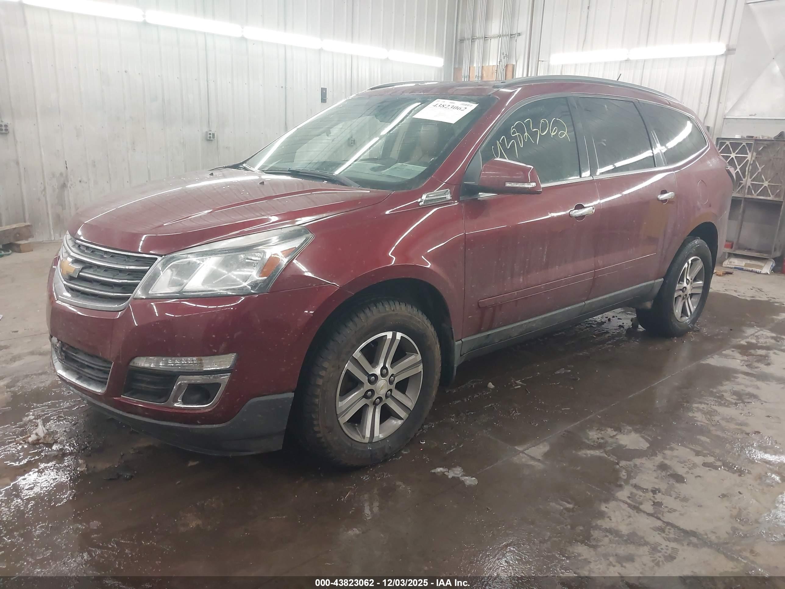CHEVROLET TRAVERSE image 2