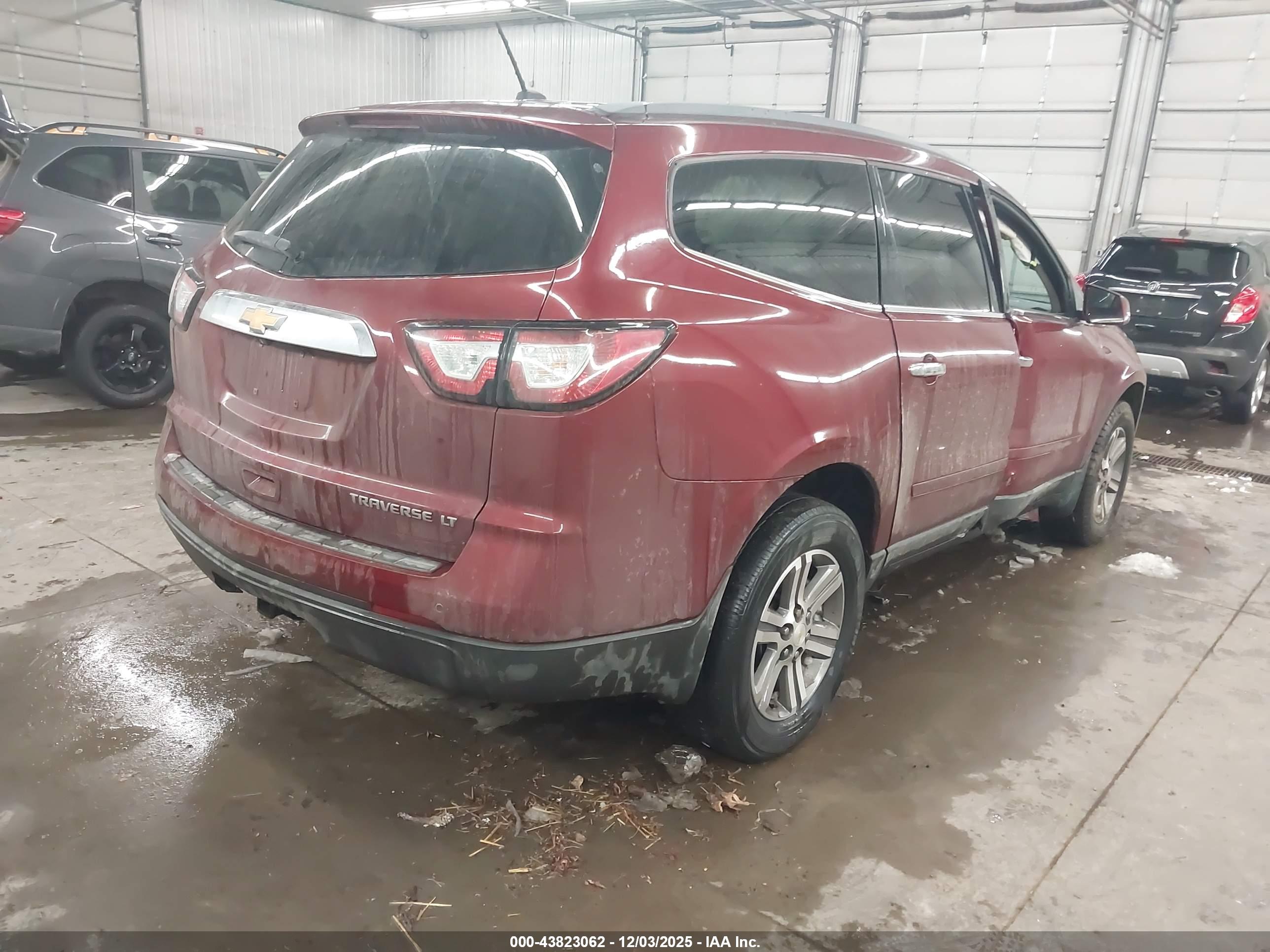 CHEVROLET TRAVERSE image 4