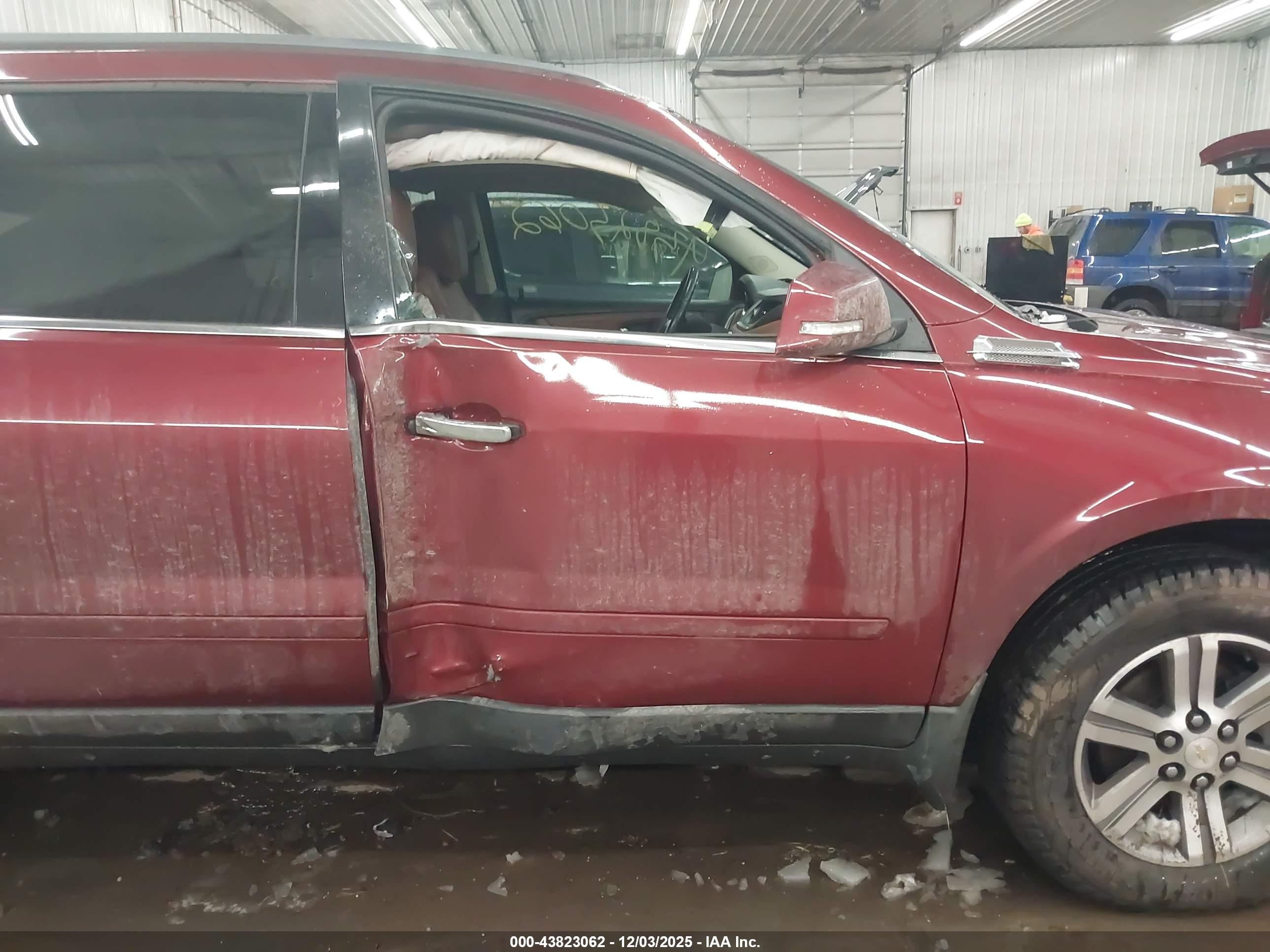 CHEVROLET TRAVERSE image 6