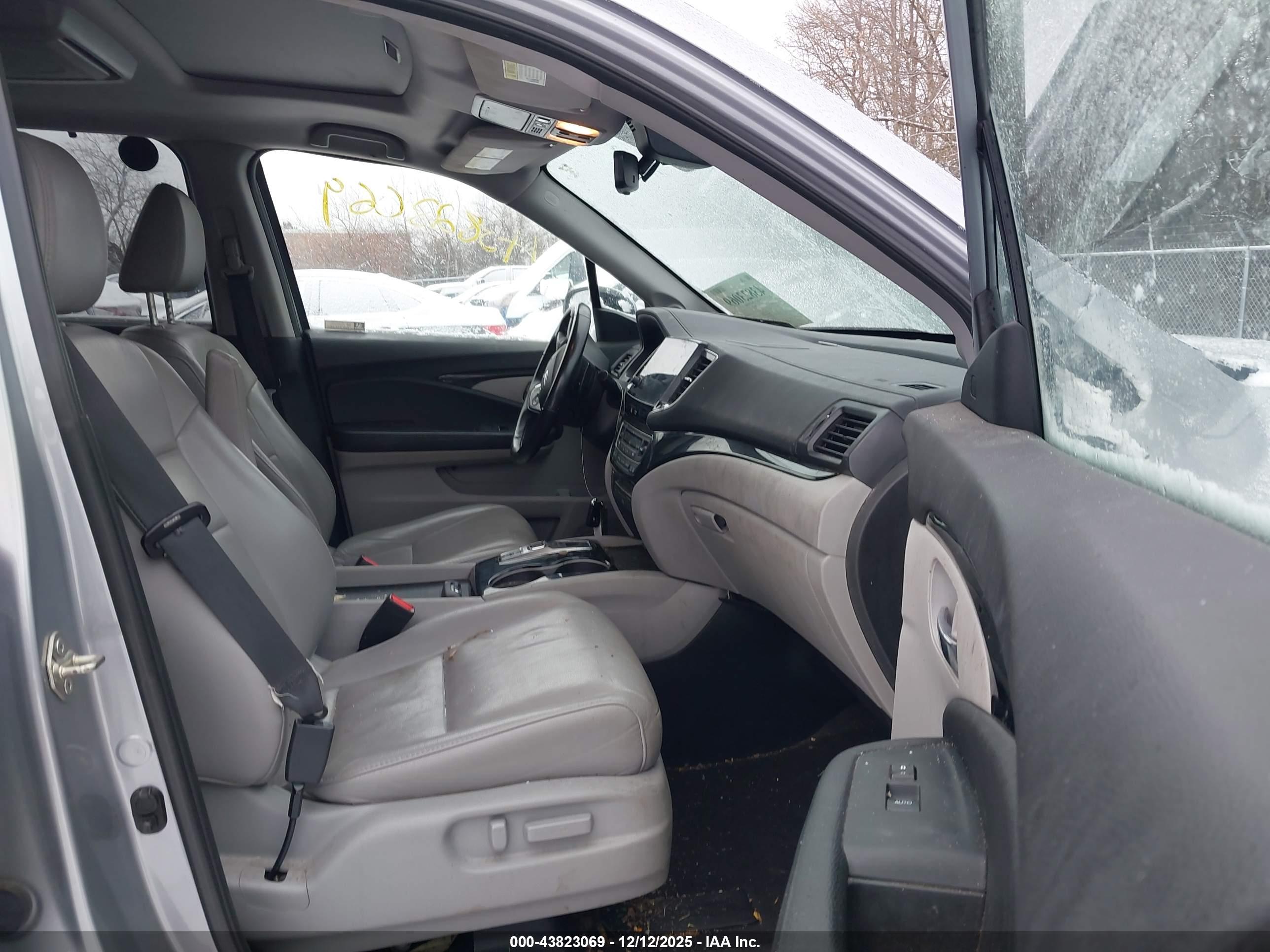 HONDA PILOT image 5