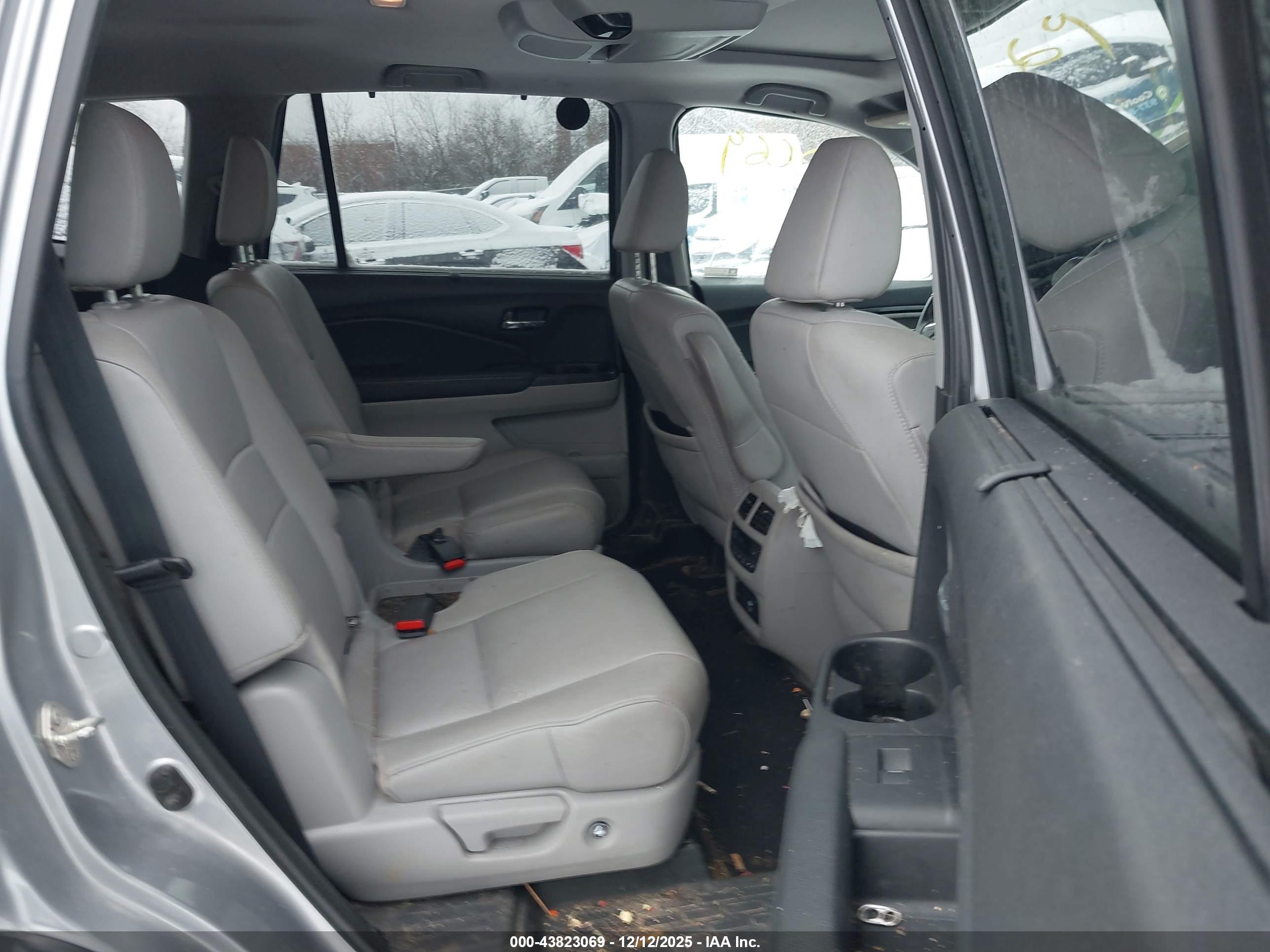 HONDA PILOT image 8