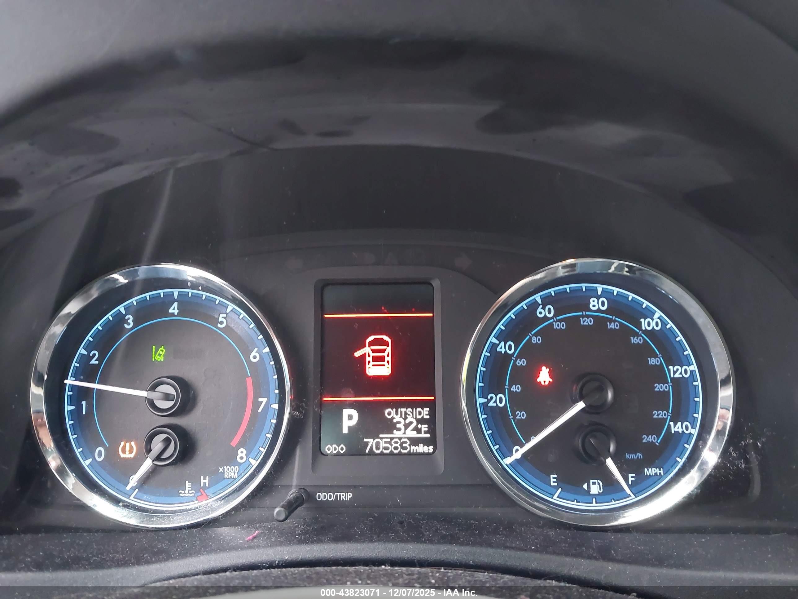TOYOTA COROLLA image 7