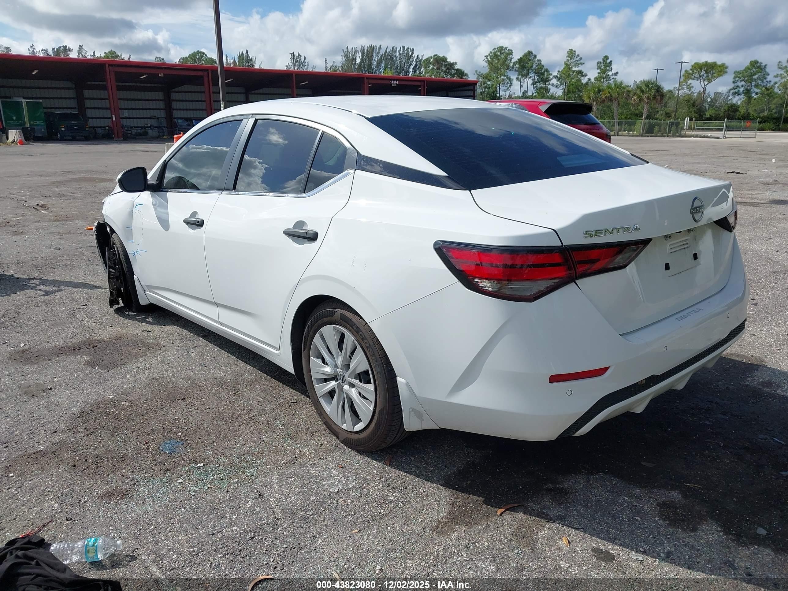 NISSAN SENTRA image 3