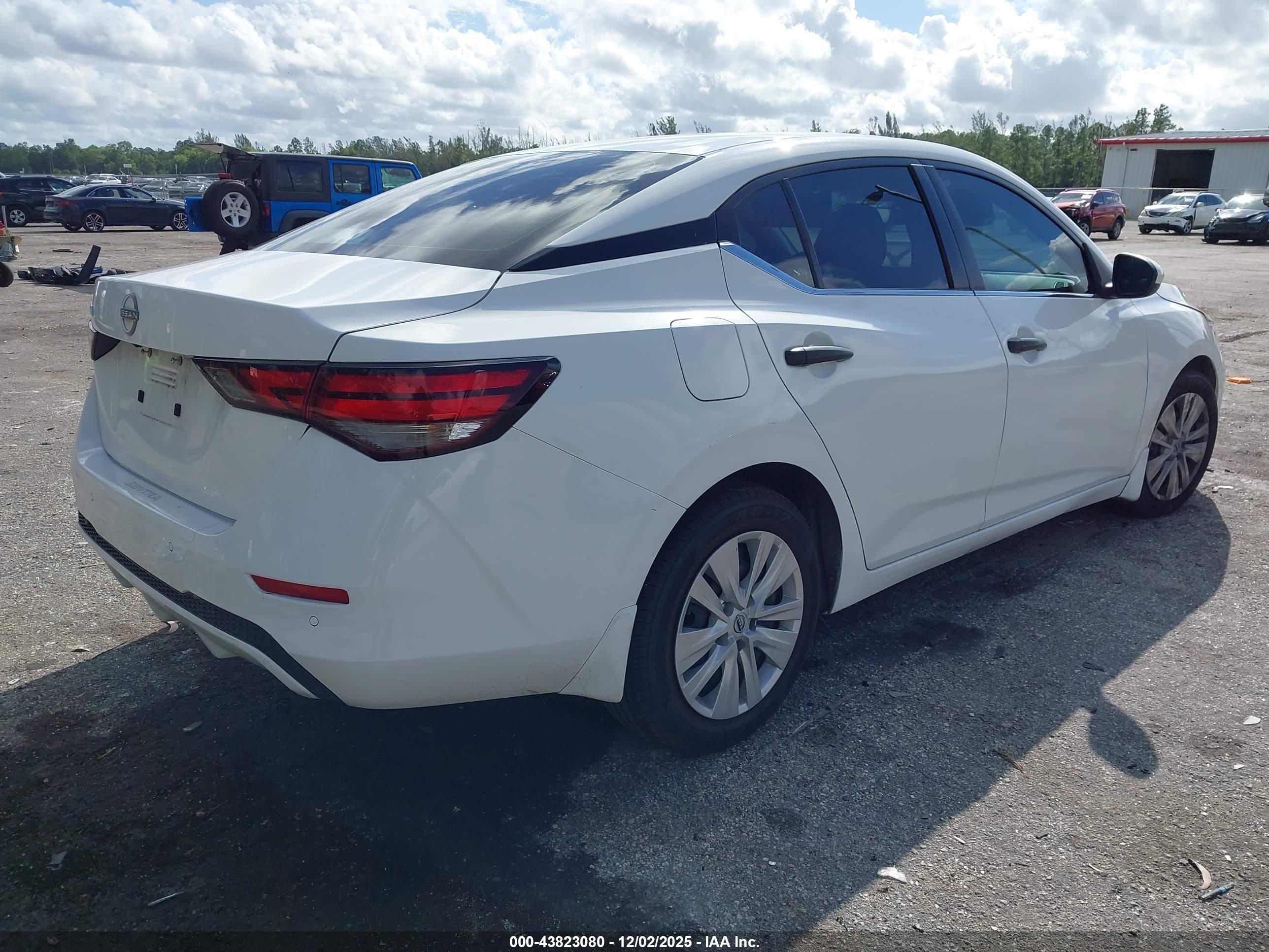 NISSAN SENTRA image 4