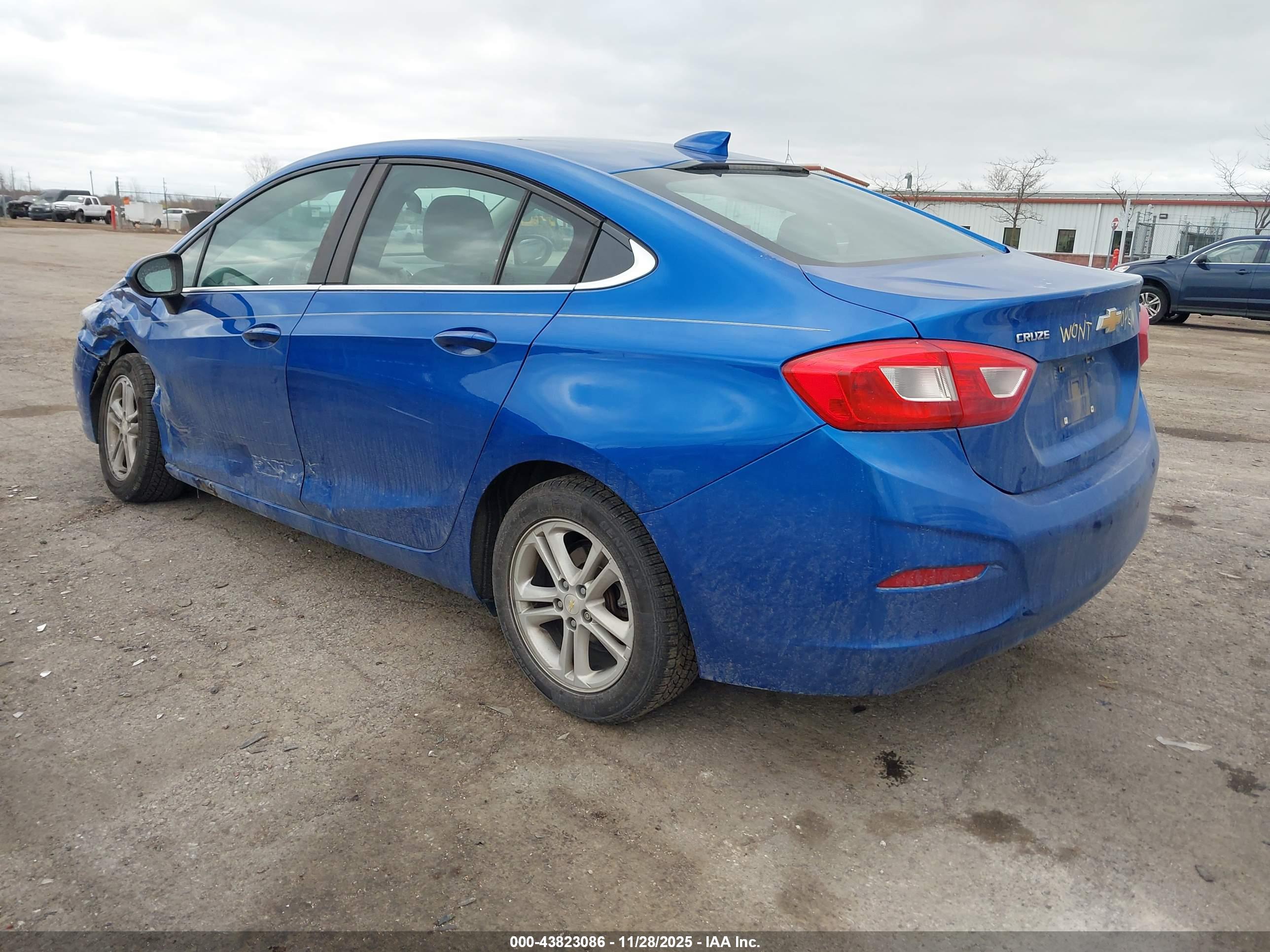 CHEVROLET CRUZE image 3