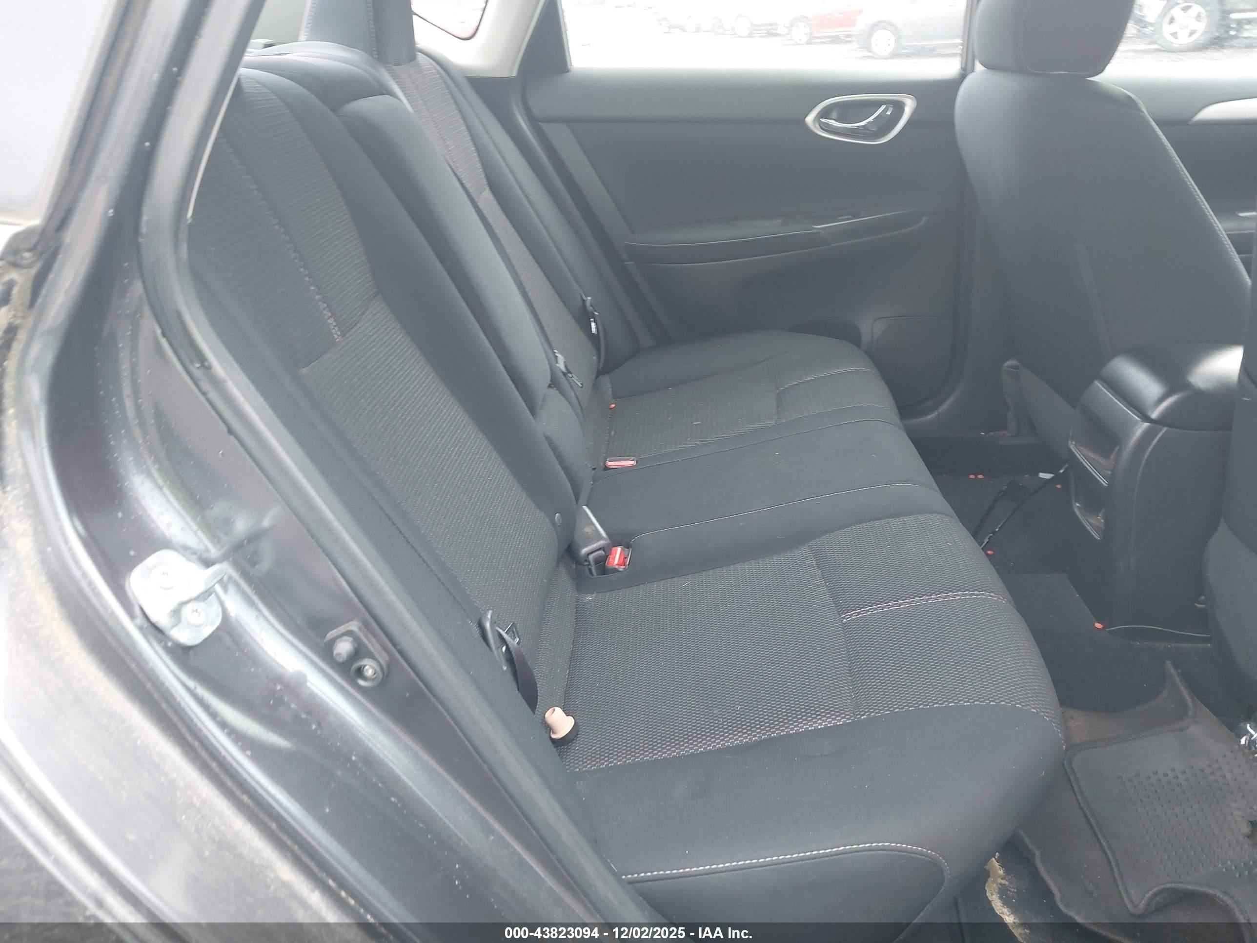 NISSAN SENTRA image 8