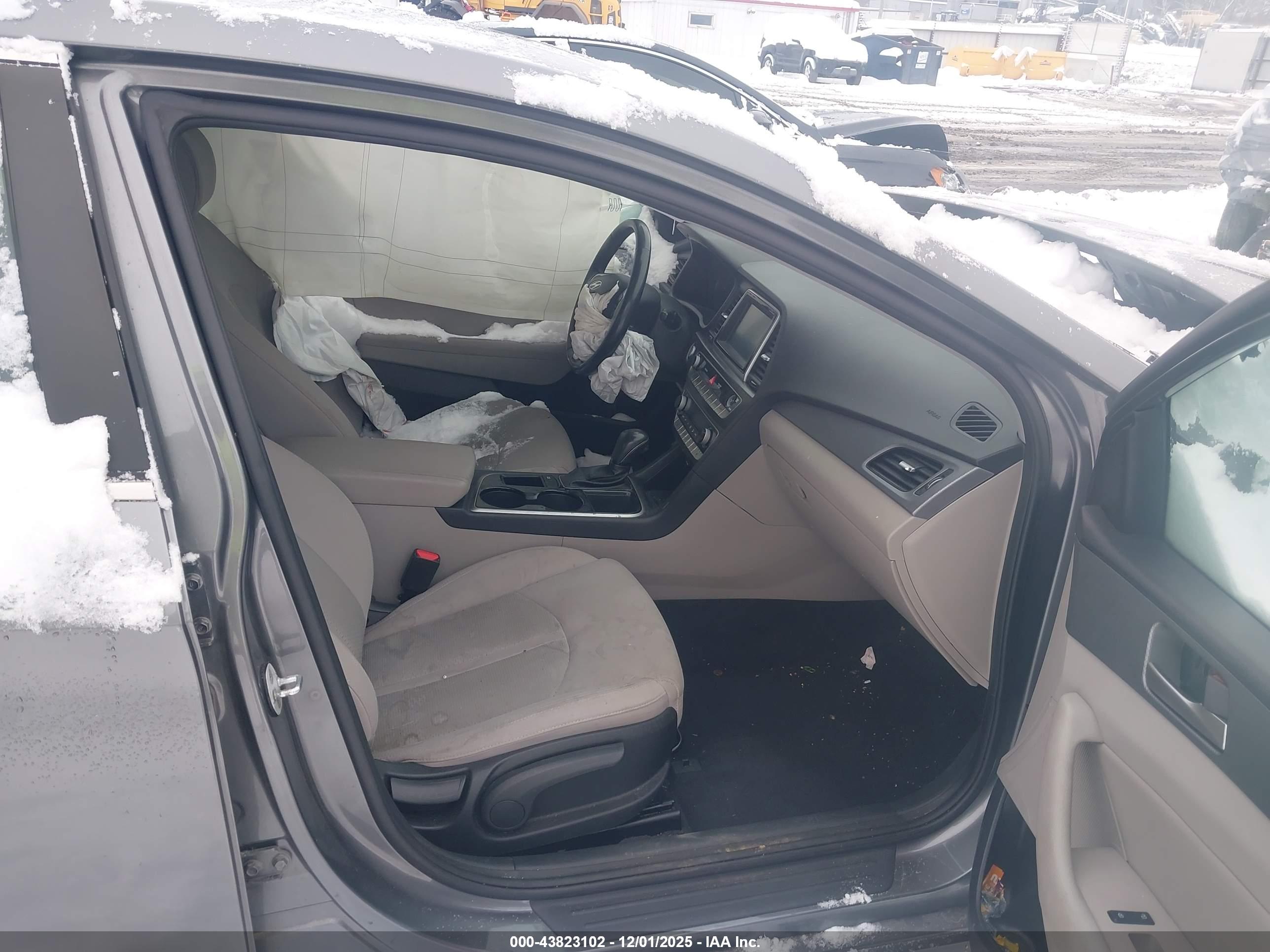 HYUNDAI SONATA image 5