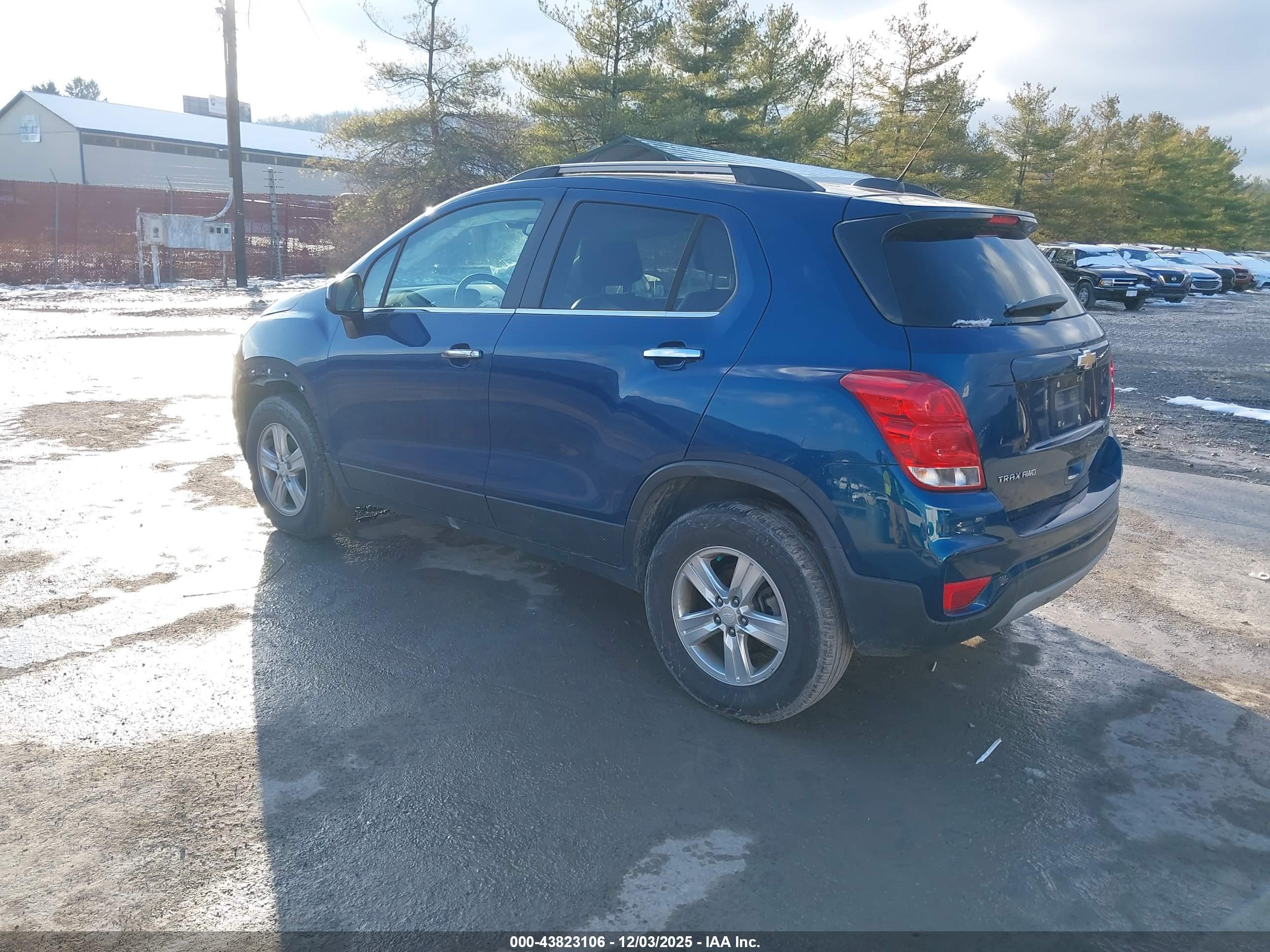 CHEVROLET TRAX image 3