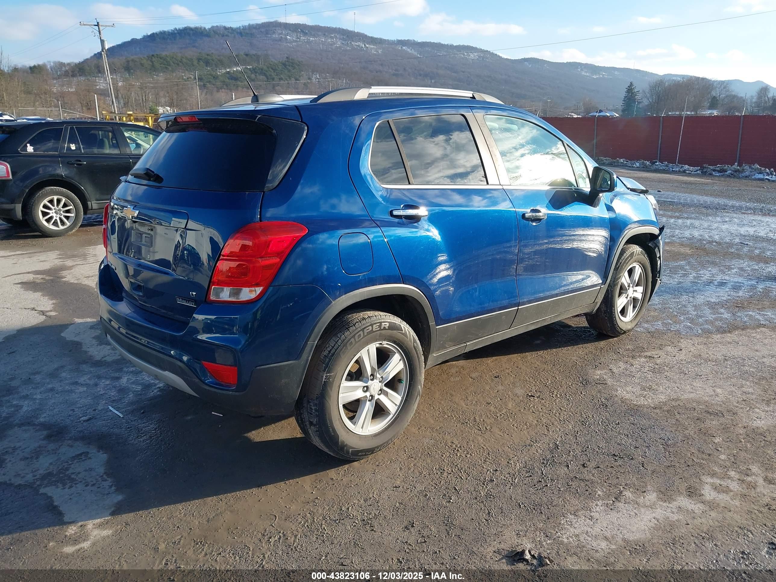 CHEVROLET TRAX image 4