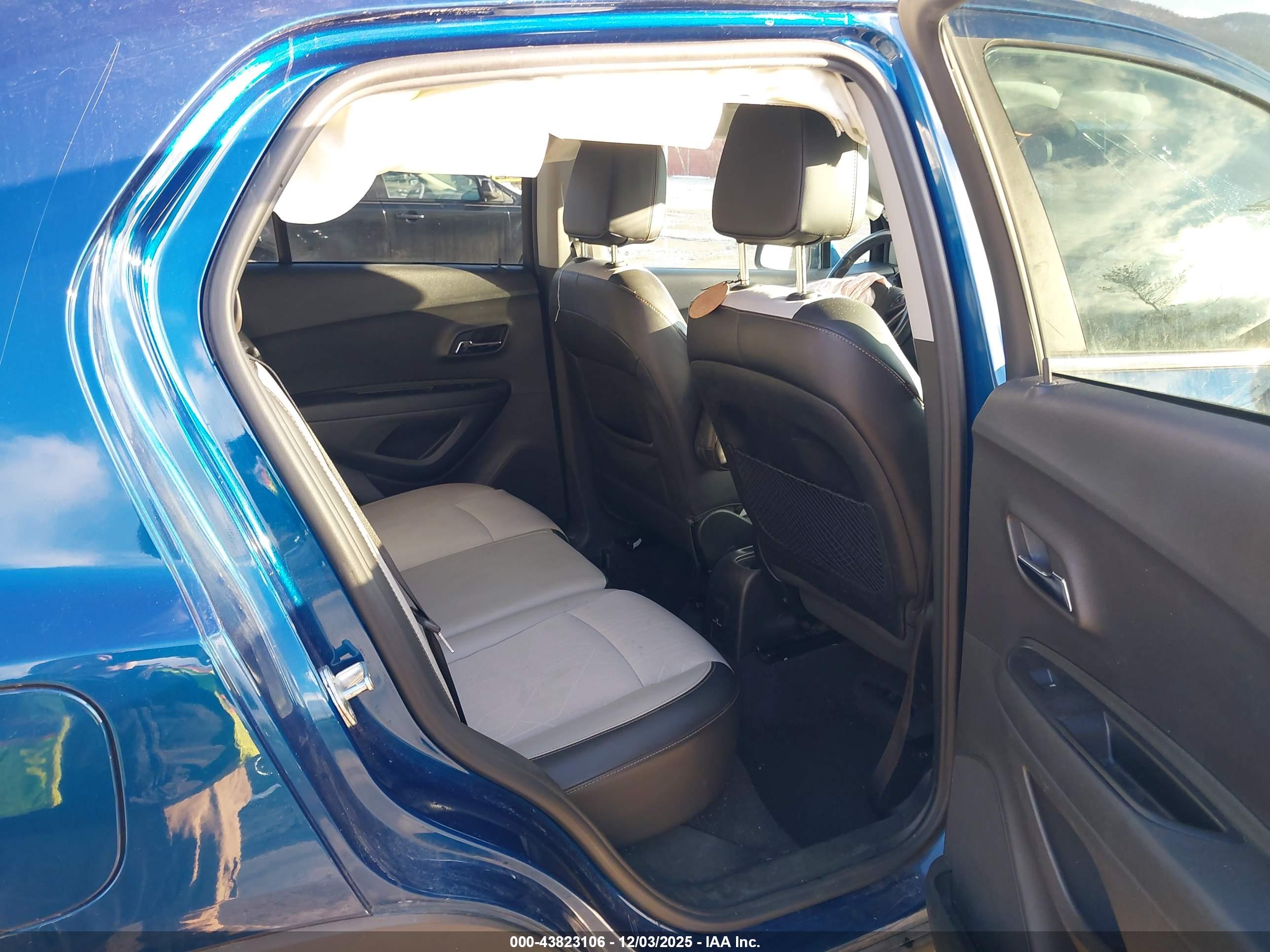 CHEVROLET TRAX image 8