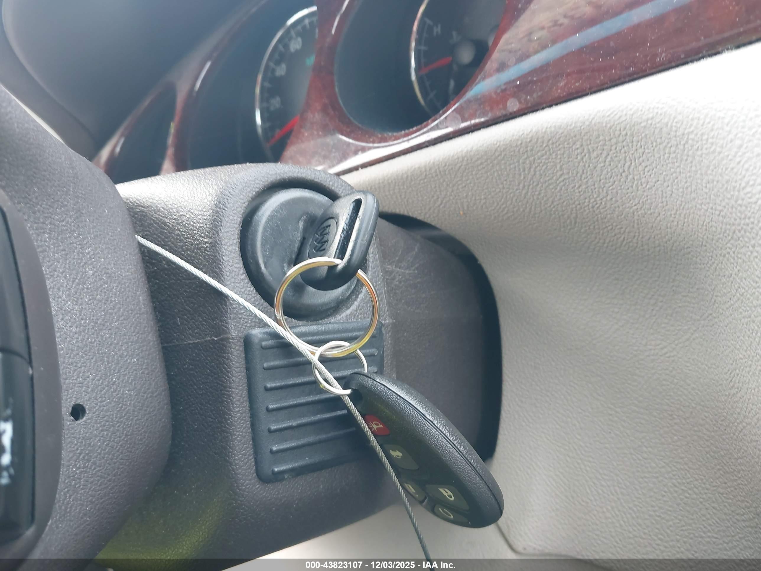 BUICK LUCERNE image 11