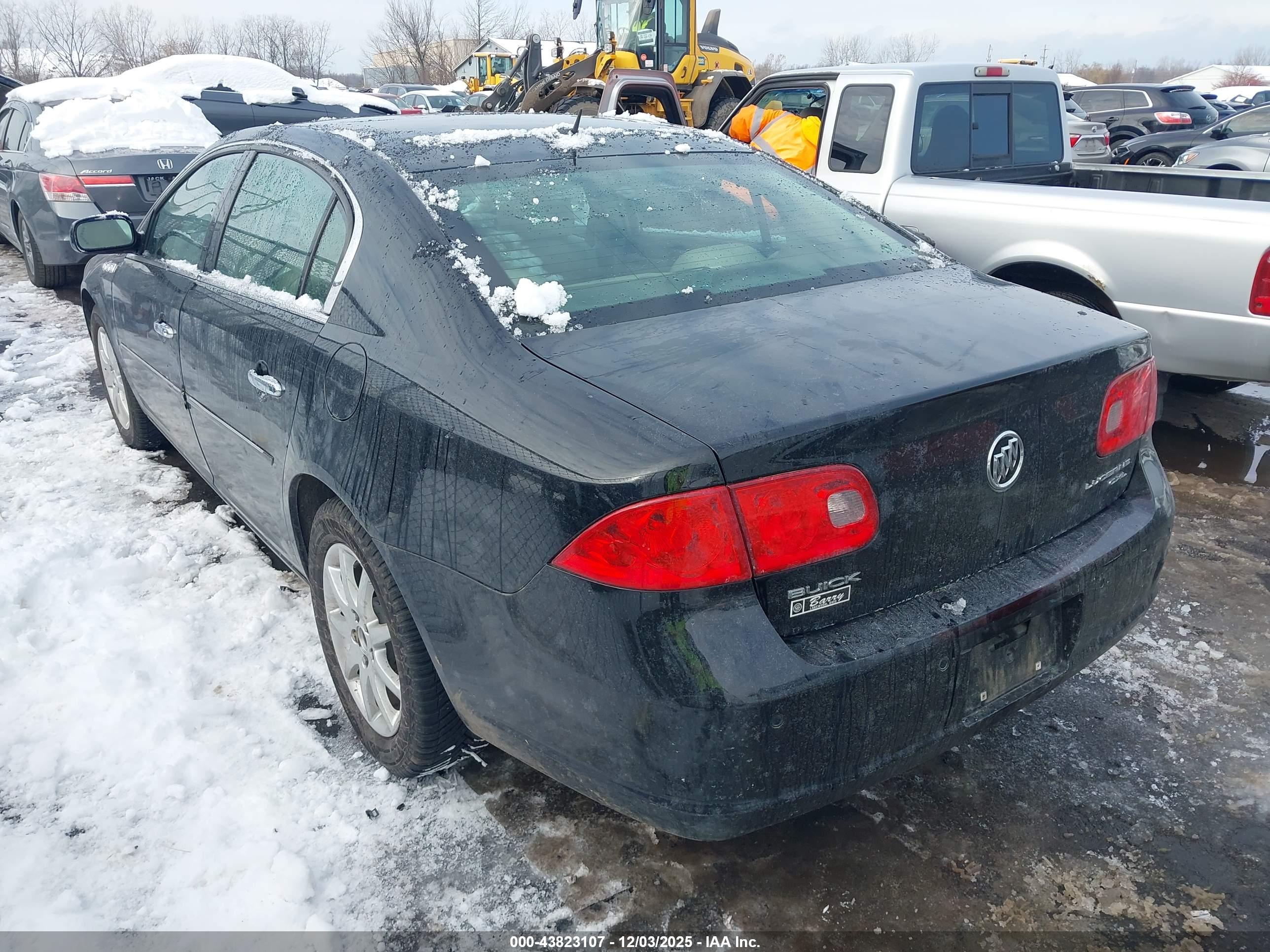 BUICK LUCERNE image 3