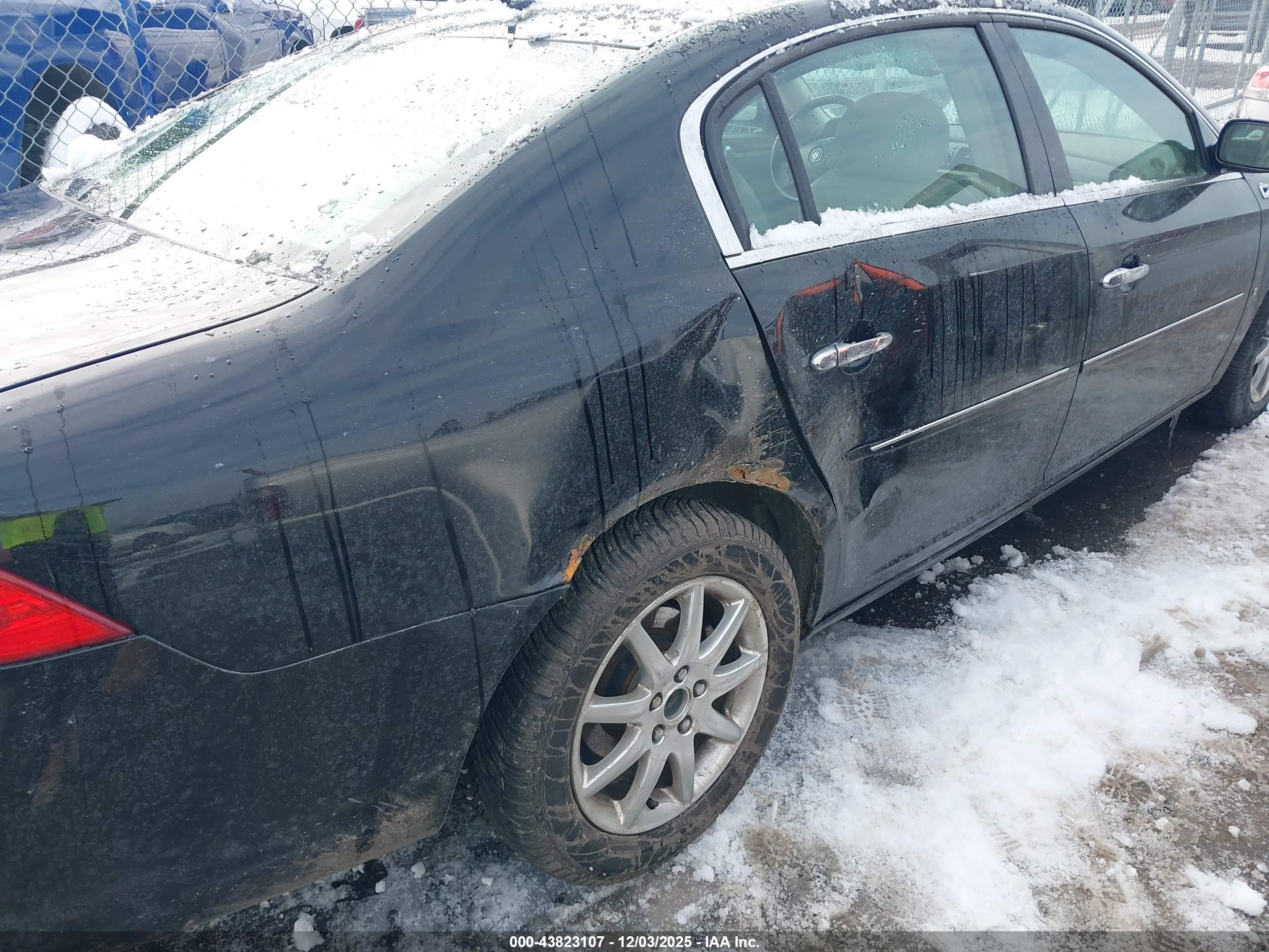 BUICK LUCERNE image 6
