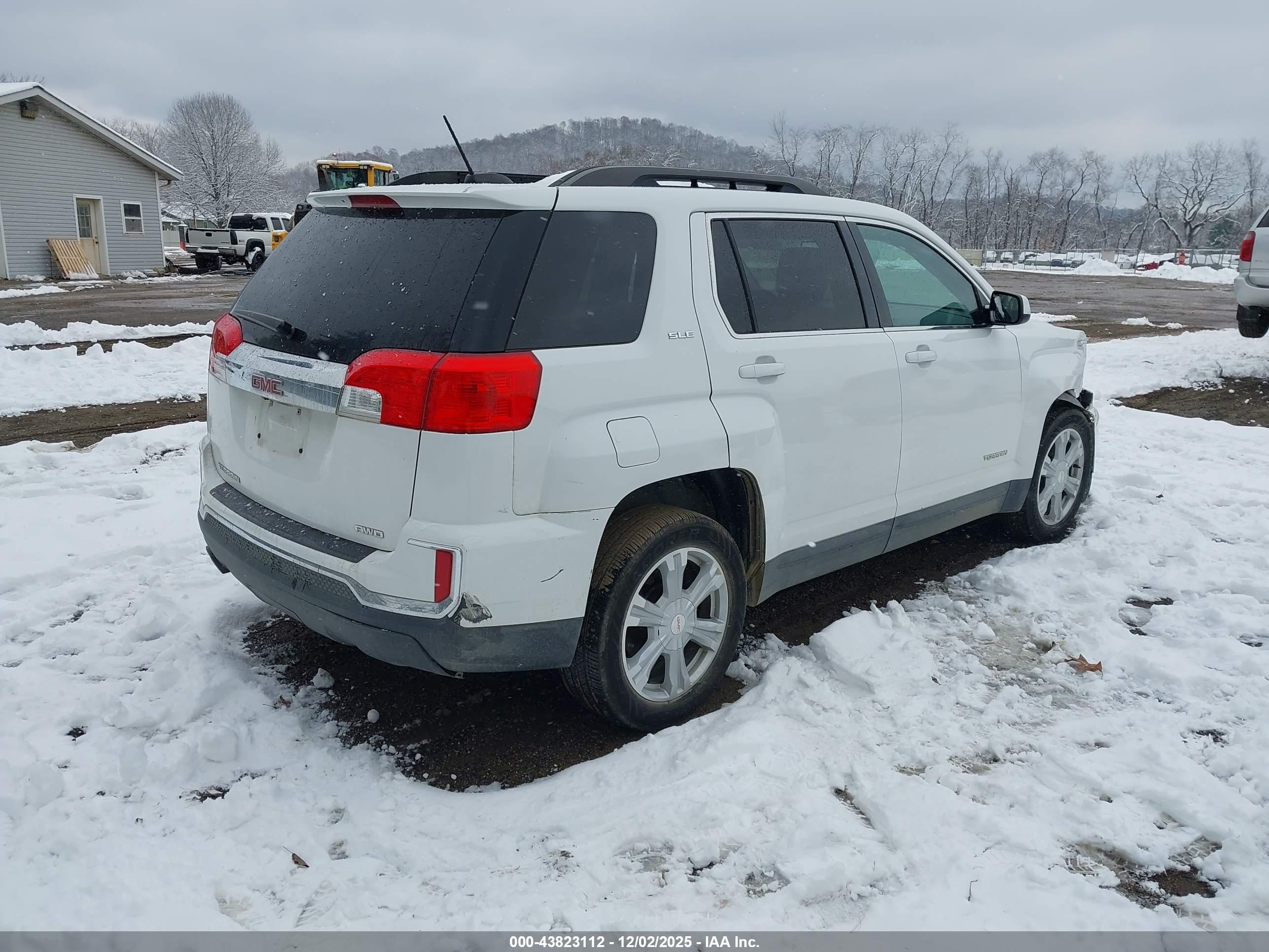 GMC TERRAIN image 4