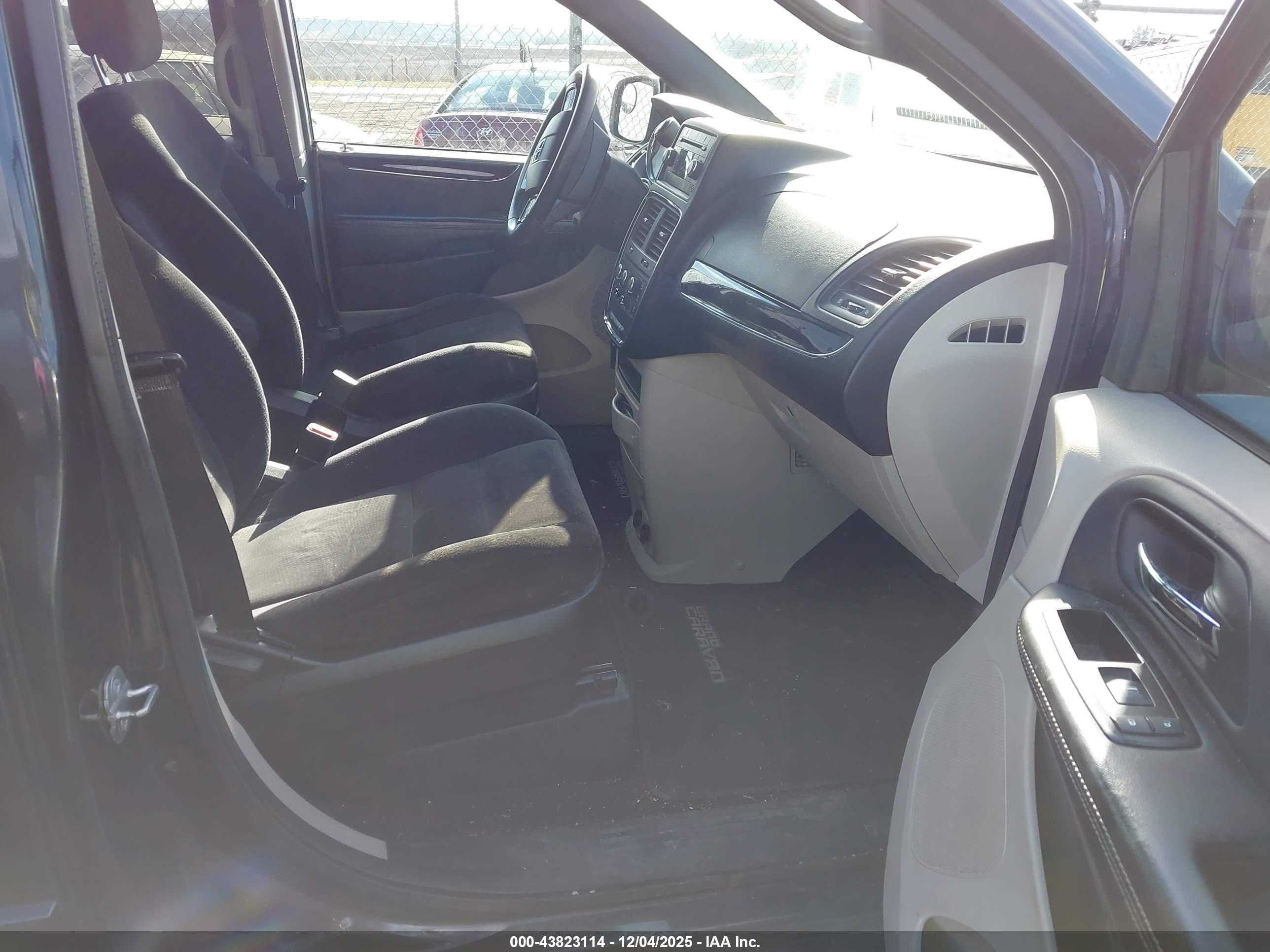 DODGE GRAND image 5