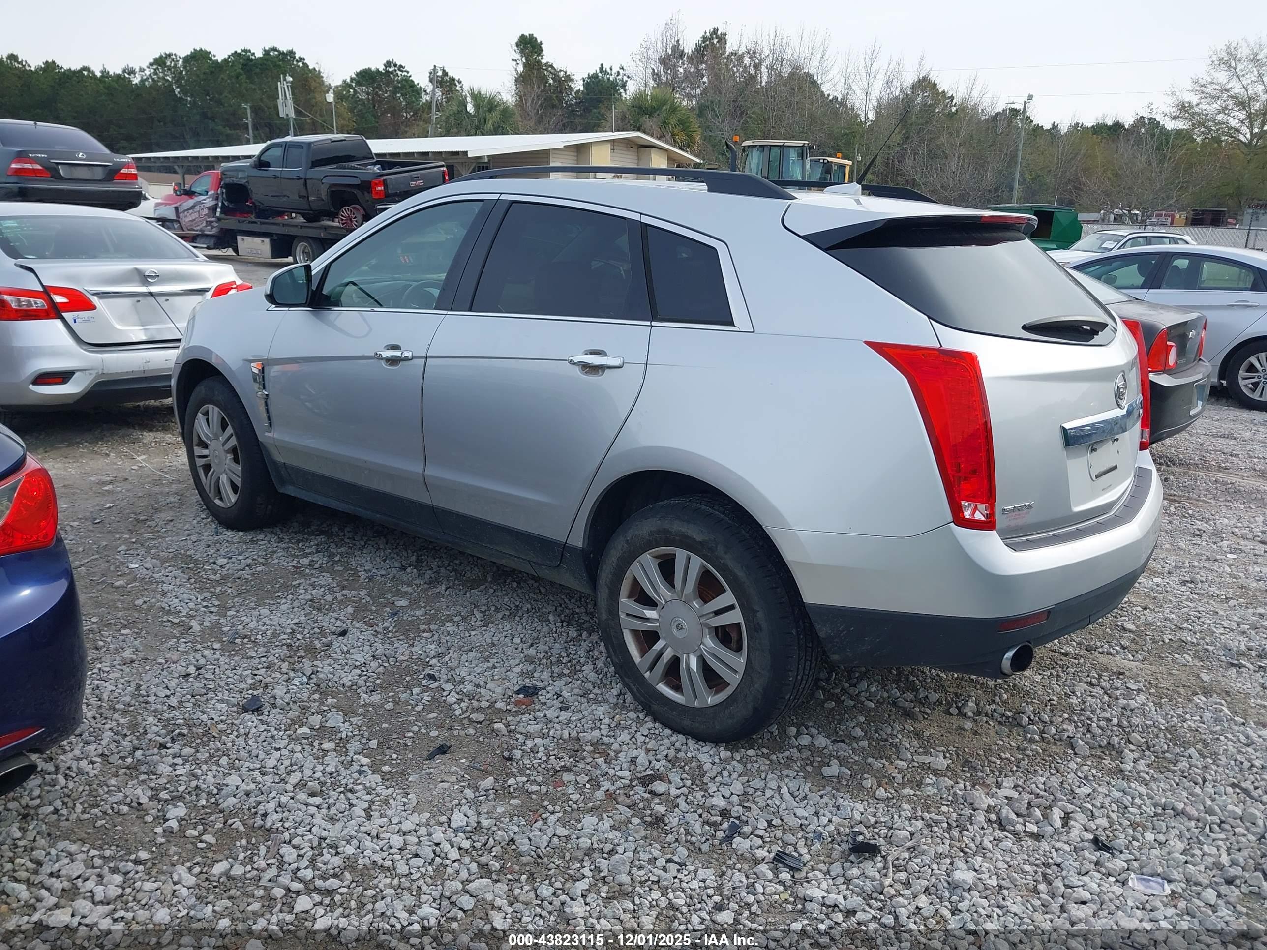 CADILLAC SRX image 3
