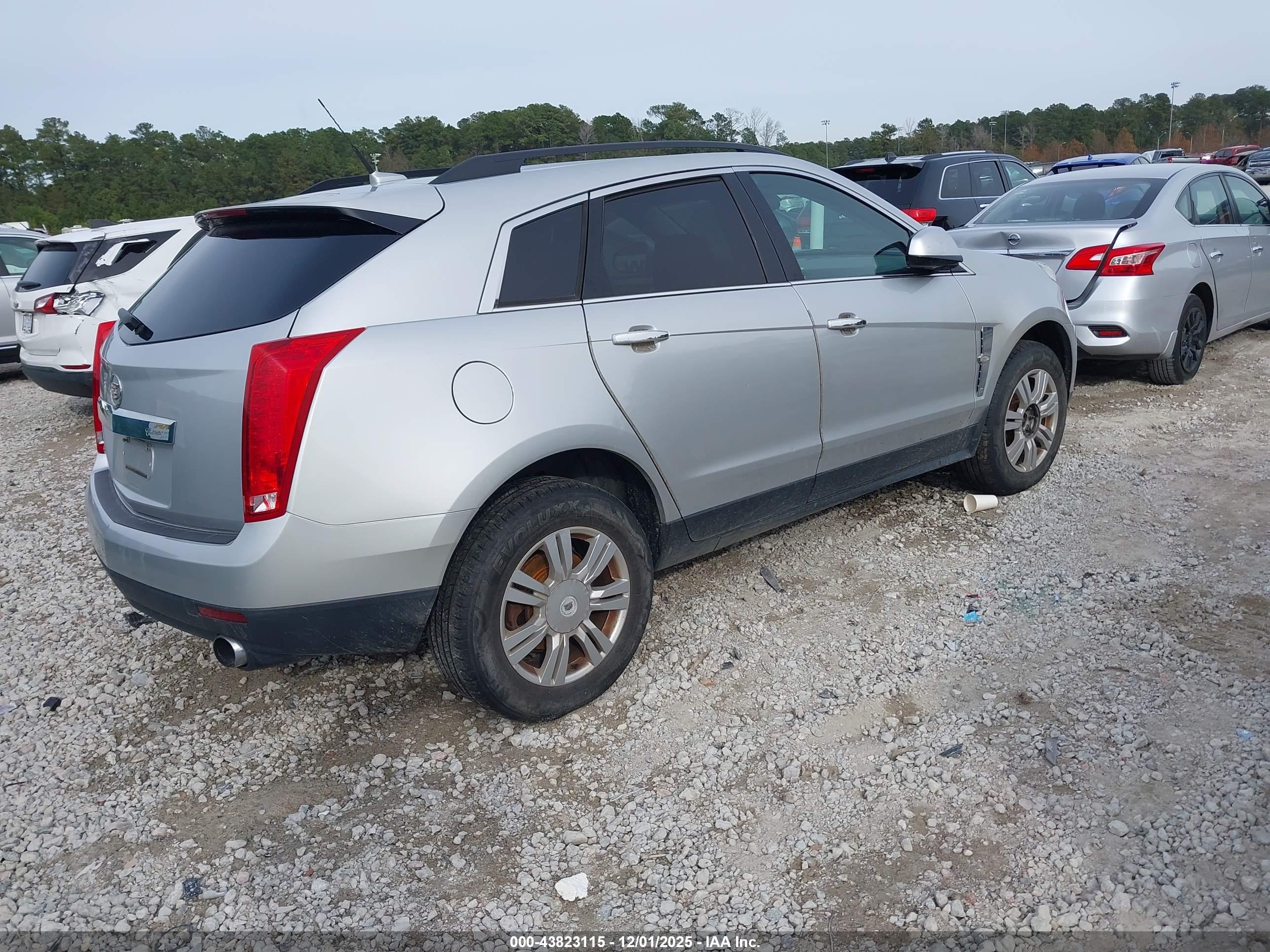 CADILLAC SRX image 4