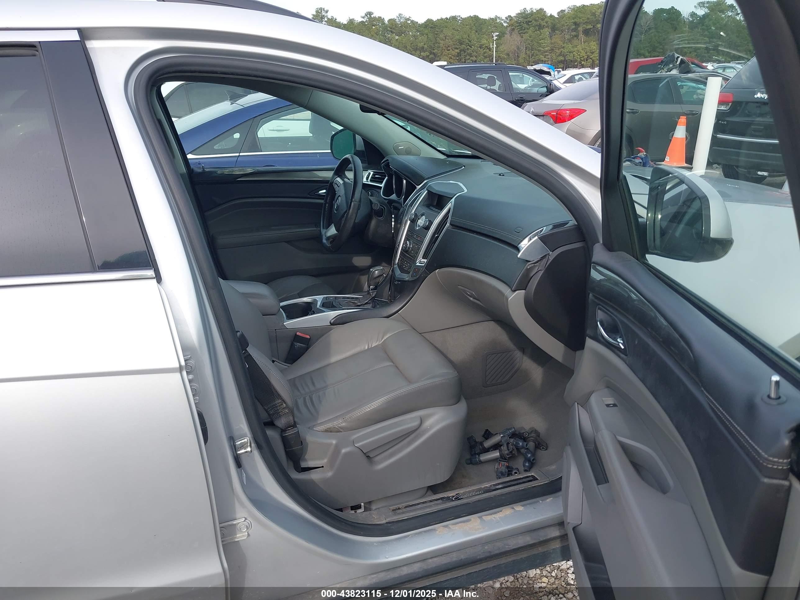 CADILLAC SRX image 5