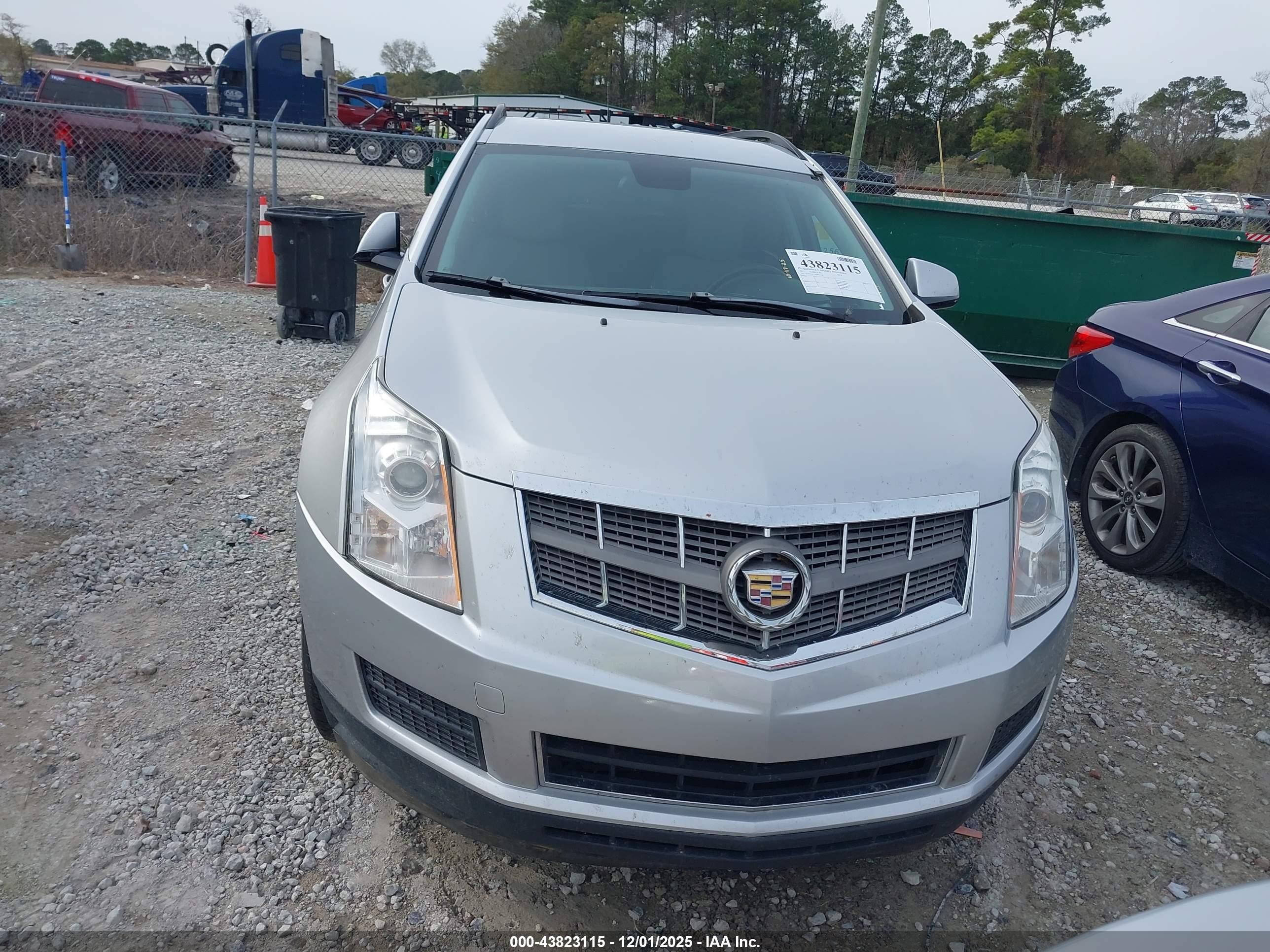 CADILLAC SRX image 6