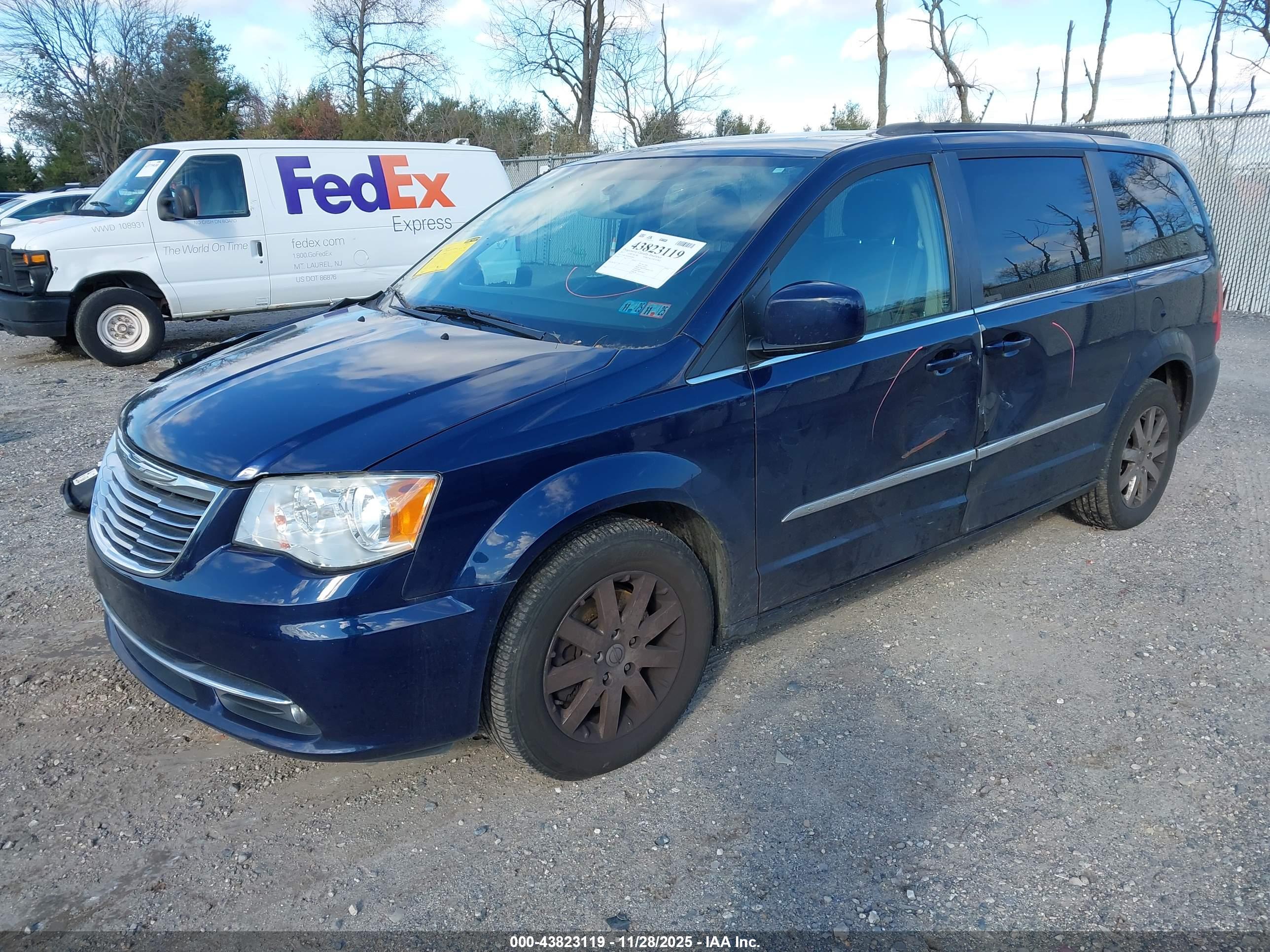 CHRYSLER TOWN image 2