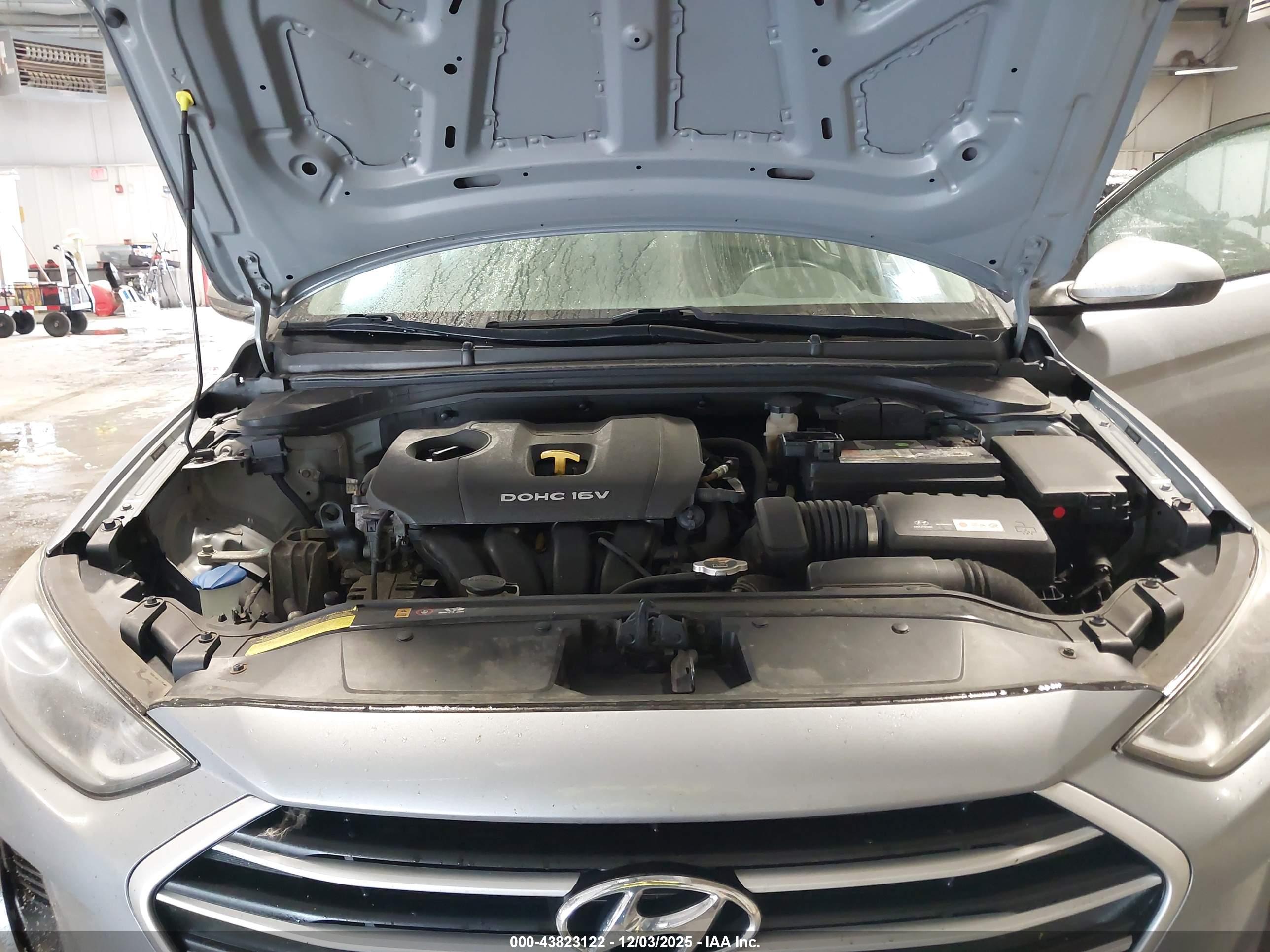 HYUNDAI ELANTRA image 10