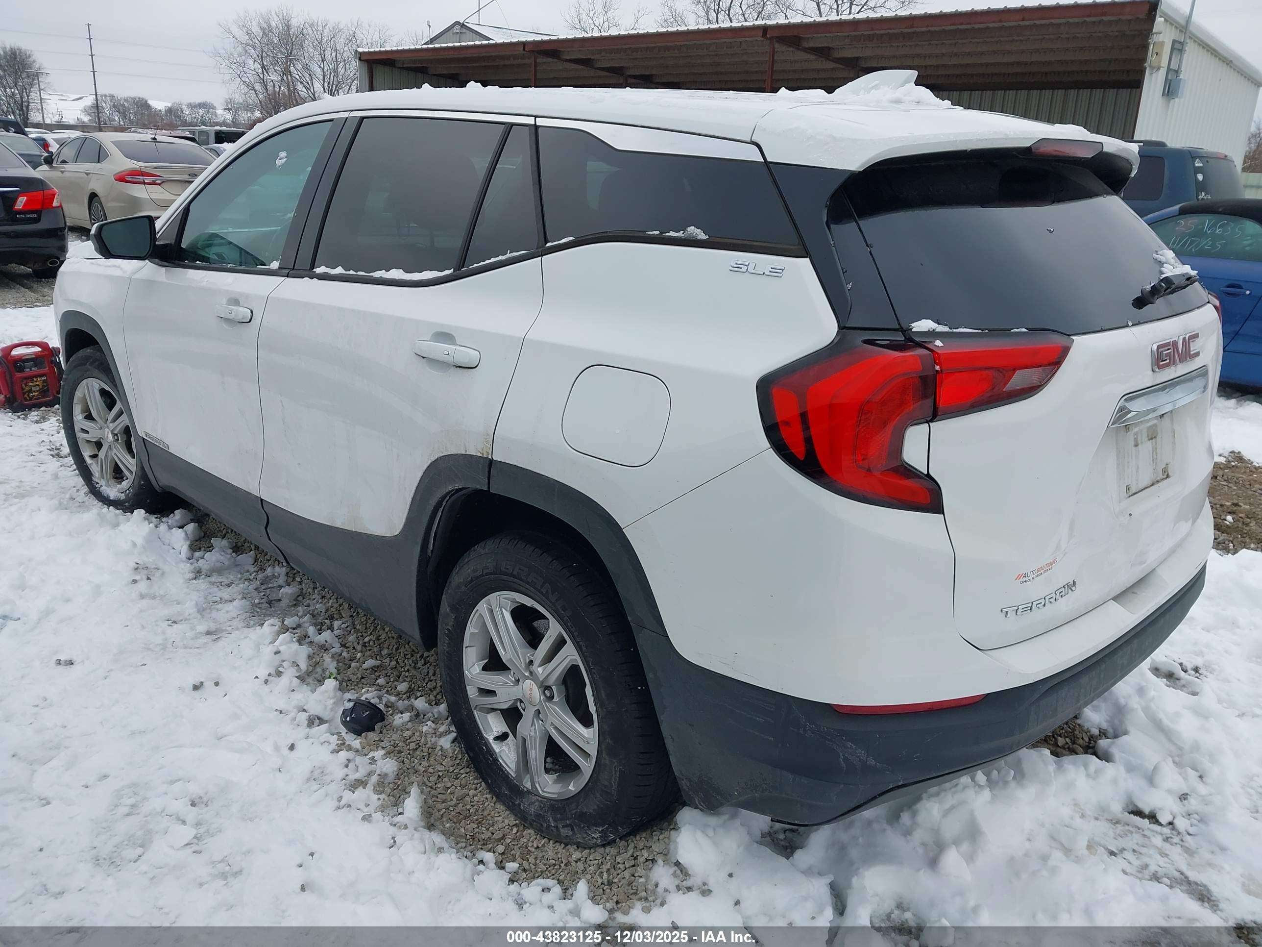 GMC TERRAIN image 3