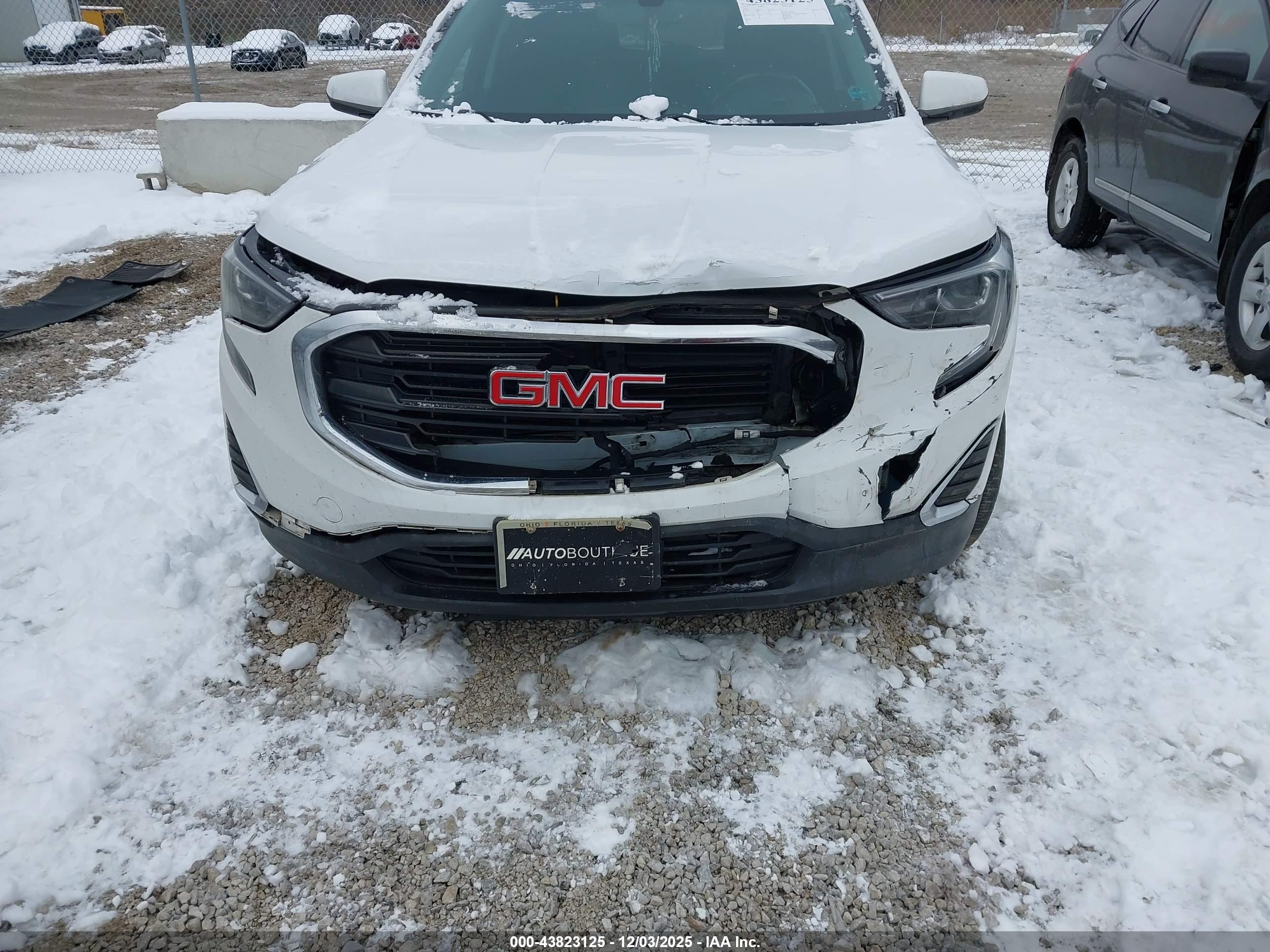 GMC TERRAIN image 6