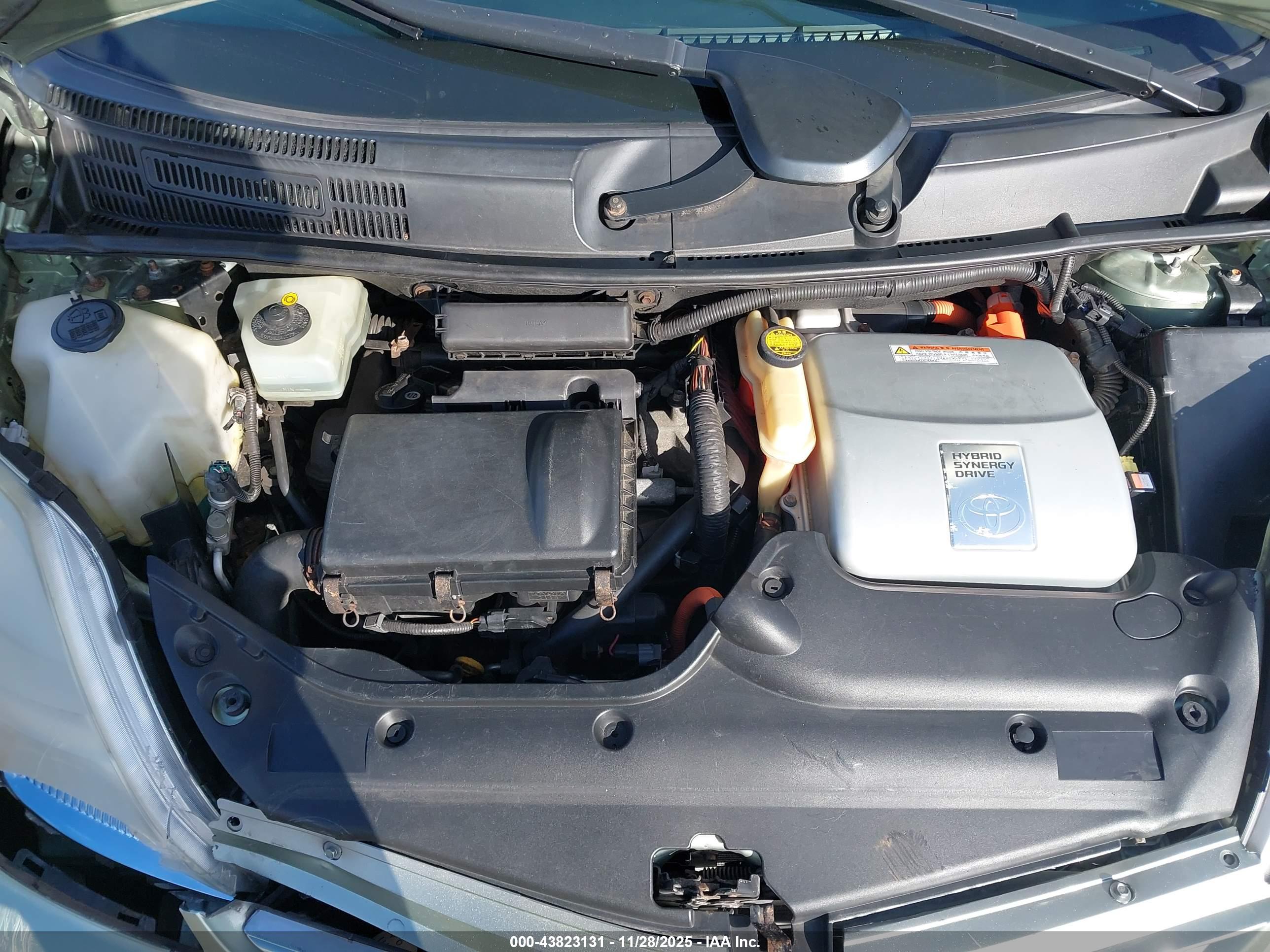 TOYOTA PRIUS image 10