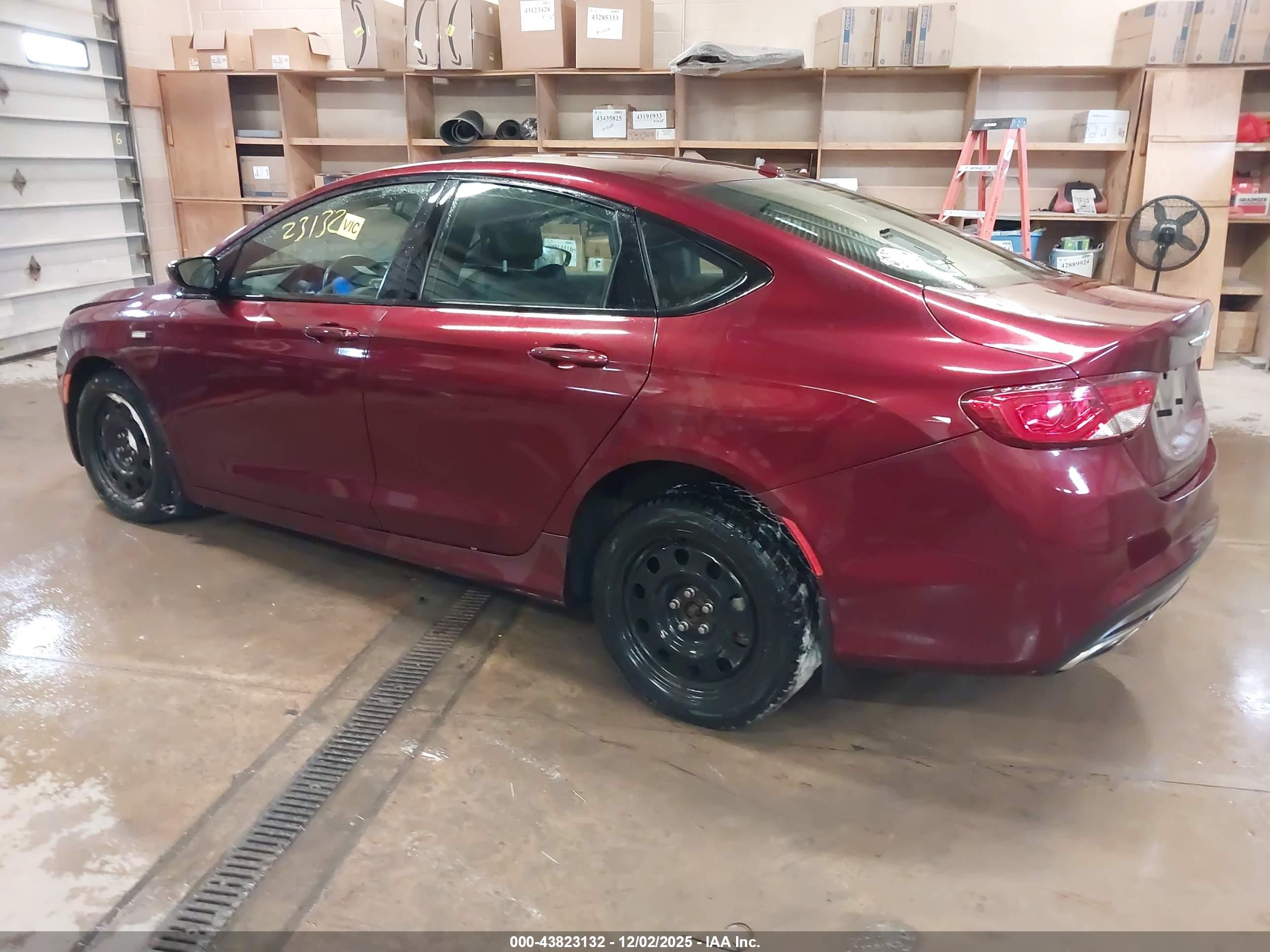 CHRYSLER 200 image 3