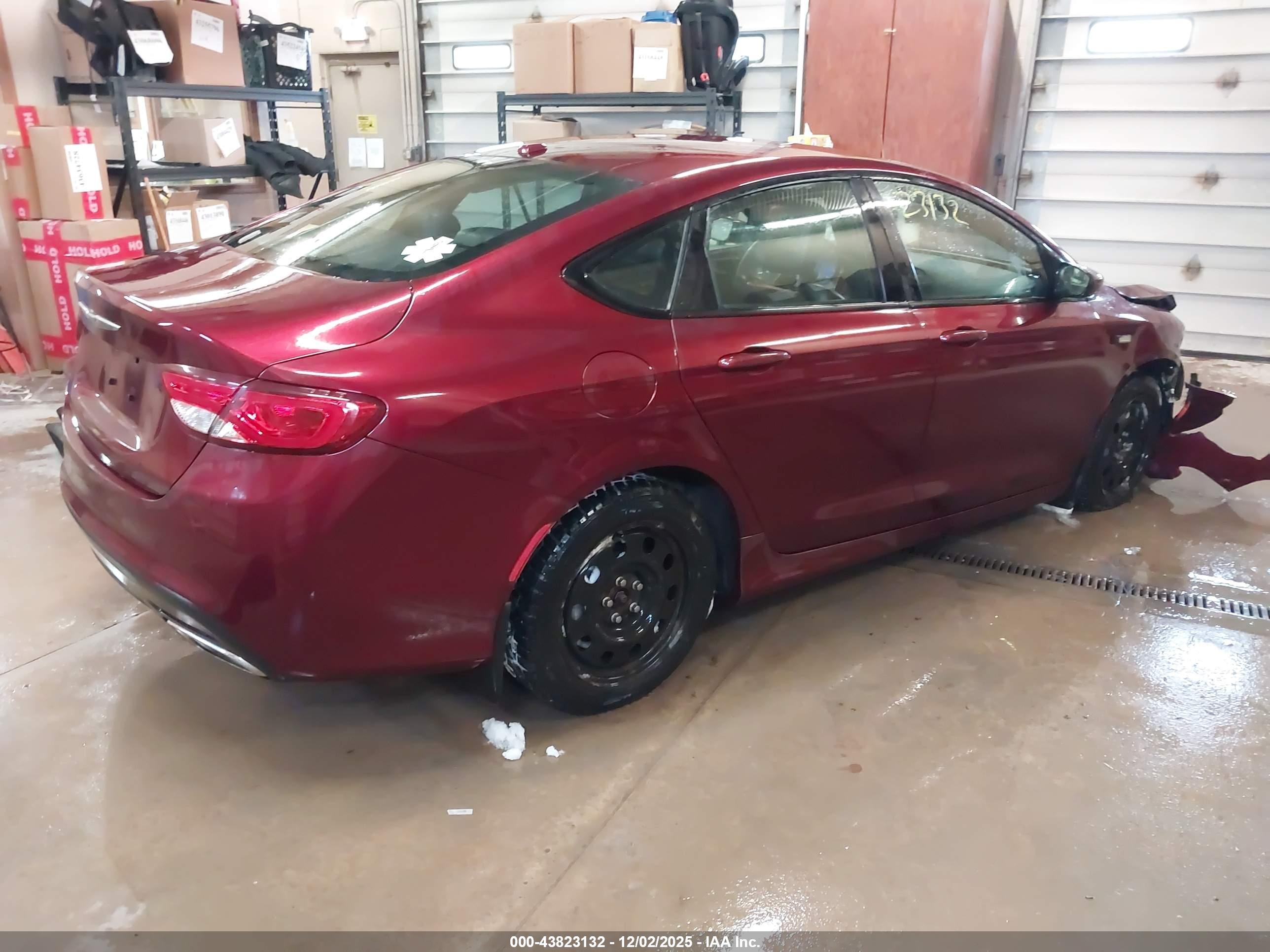 CHRYSLER 200 image 4