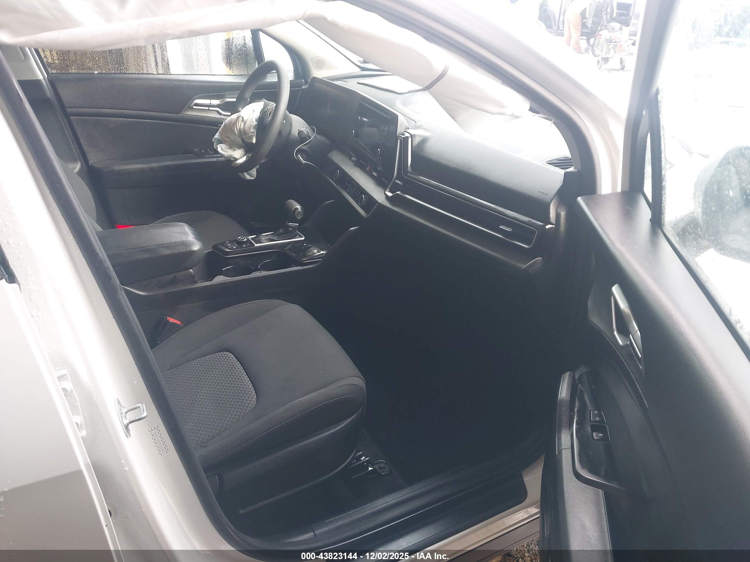 KIA SPORTAGE image 5