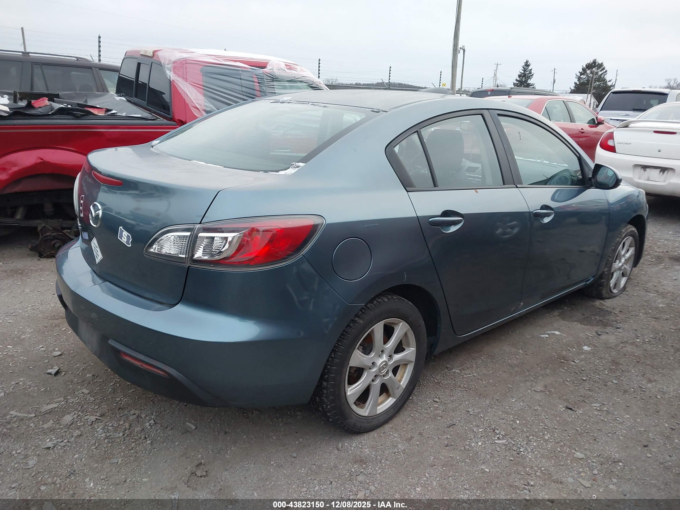 MAZDA MAZDA3 image 4