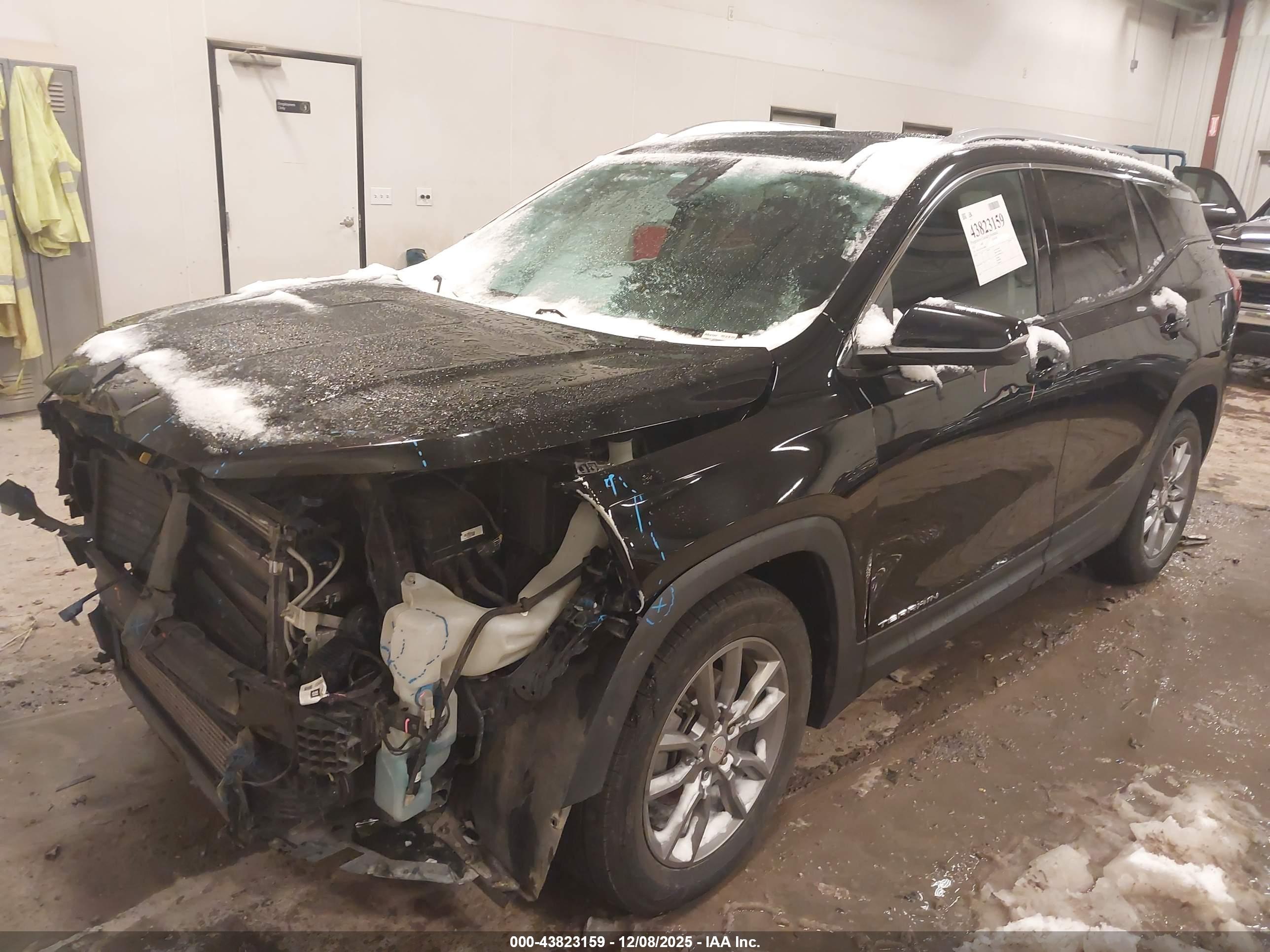 GMC TERRAIN image 2