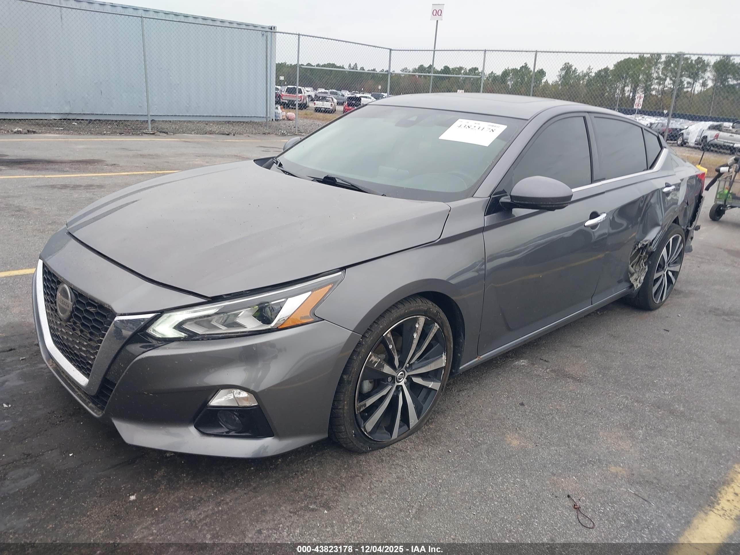 NISSAN ALTIMA image 2