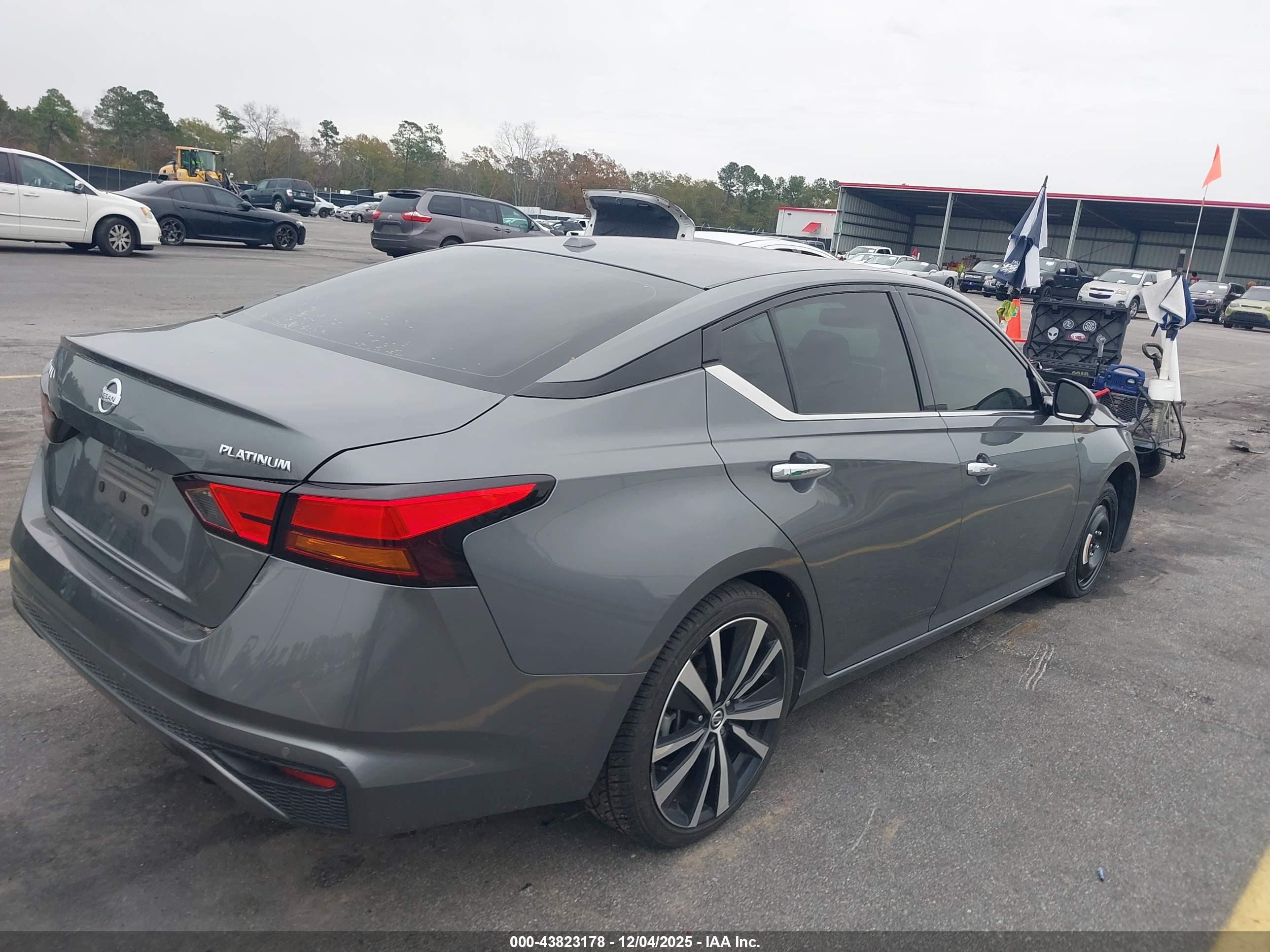 NISSAN ALTIMA image 4