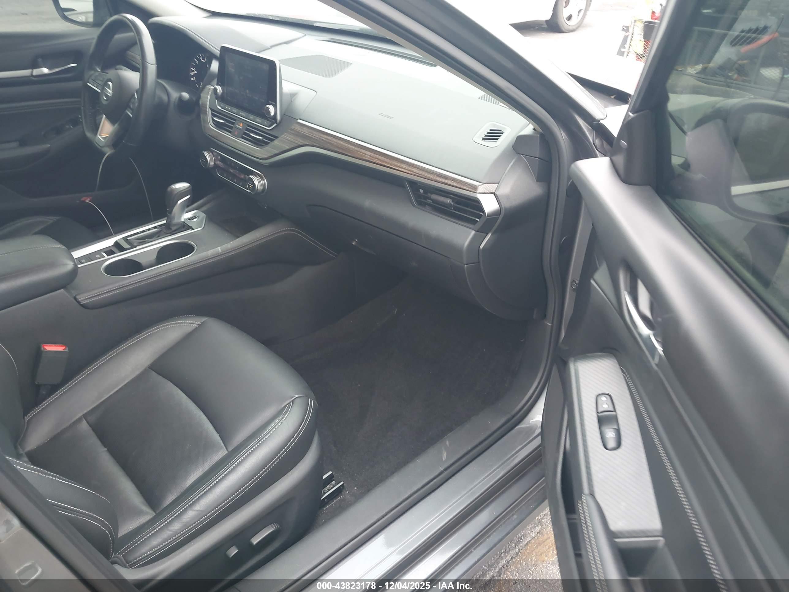 NISSAN ALTIMA image 5