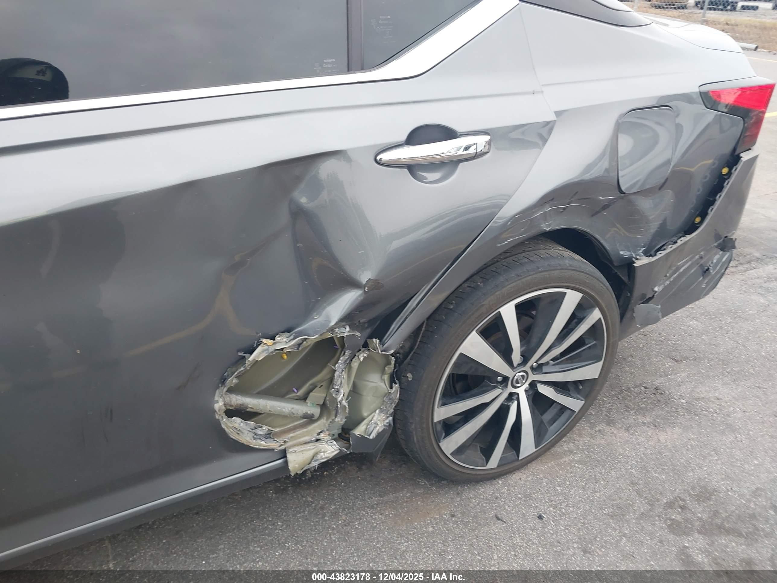 NISSAN ALTIMA image 6