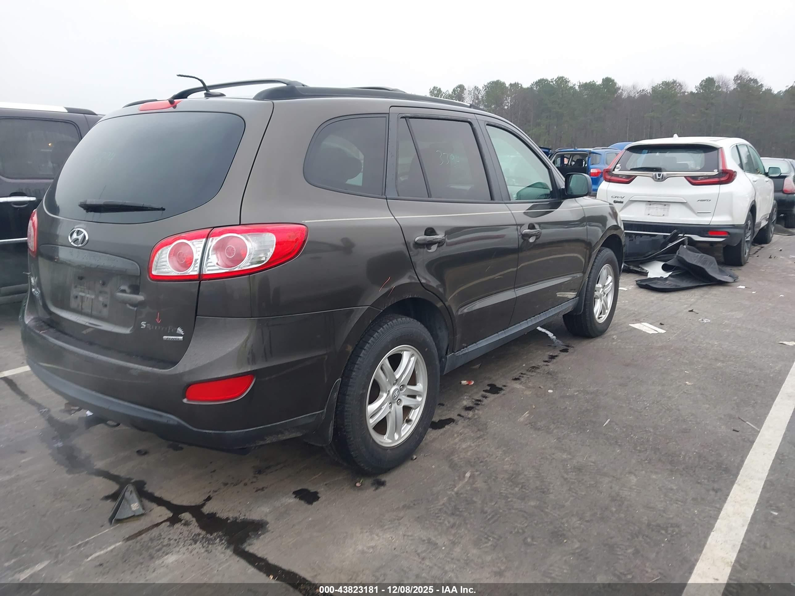 HYUNDAI SANTA image 4